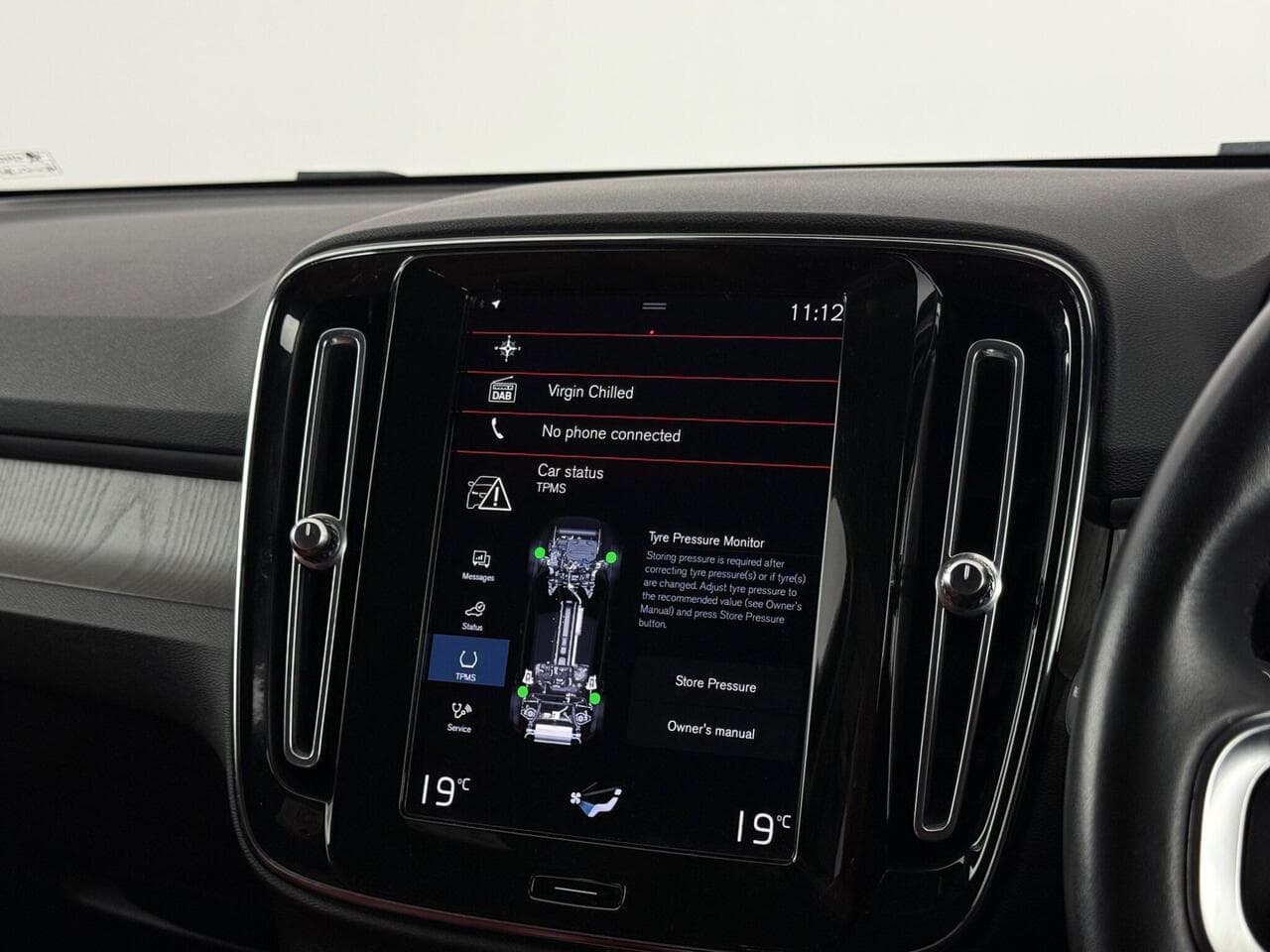 Volvo XC40 thumbnail Infotainment System