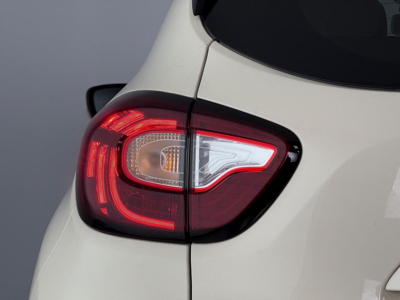 Renault Captur thumbnail Lights Rear