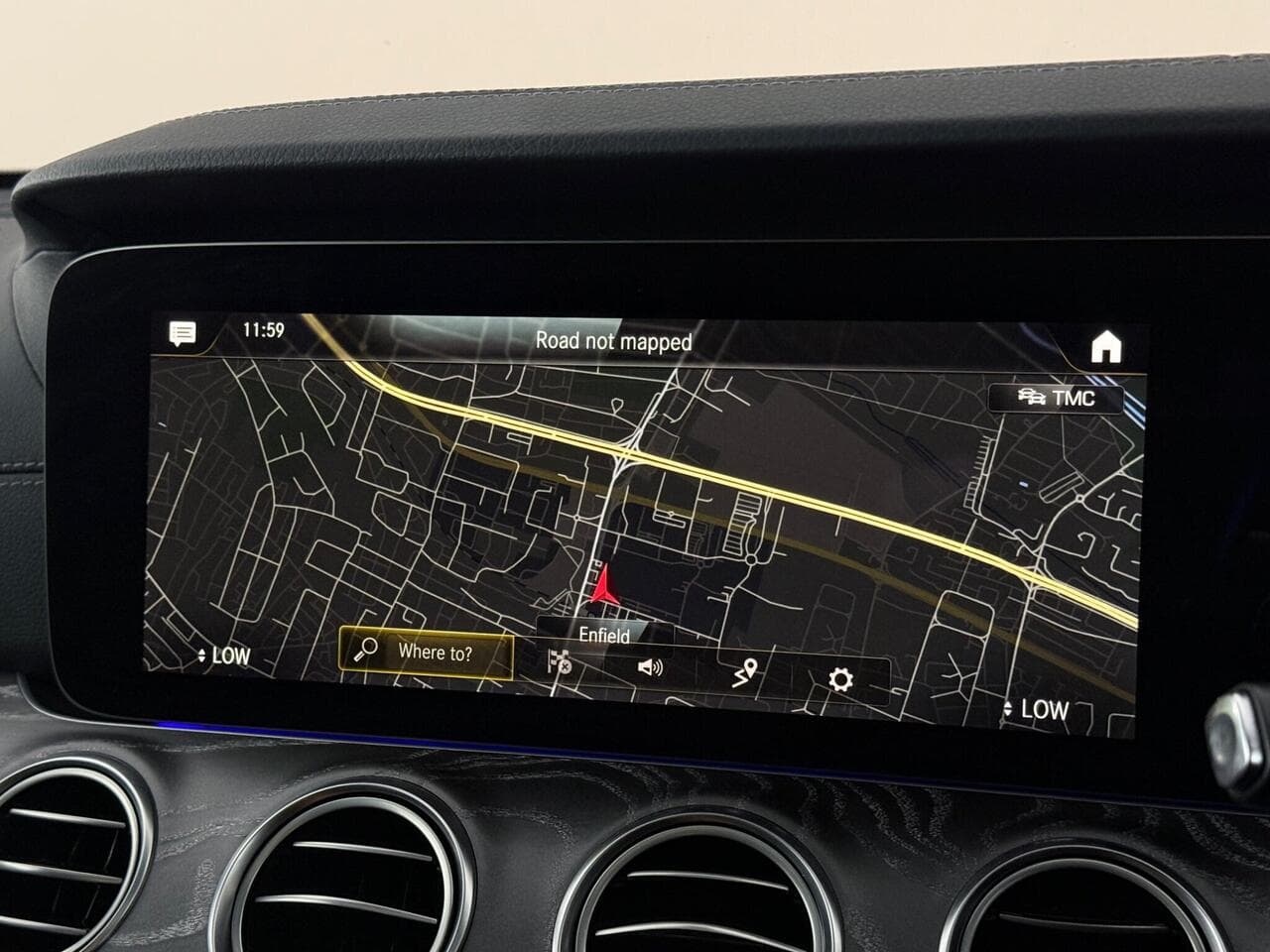Mercedes-Benz E Class thumbnail Infotainment System