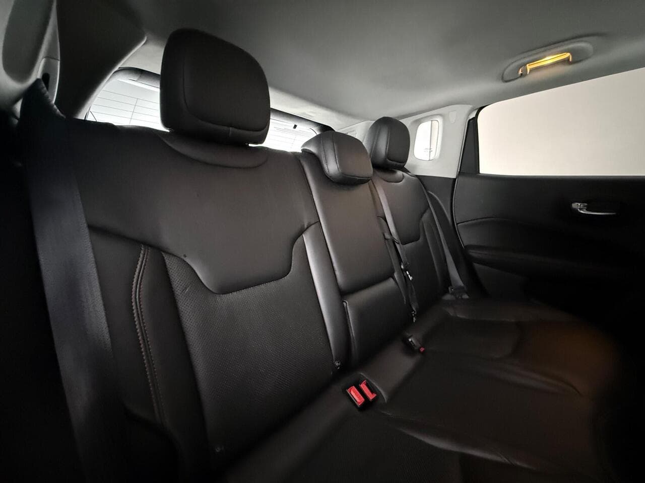 Jeep Compass thumbnail Seats Rear