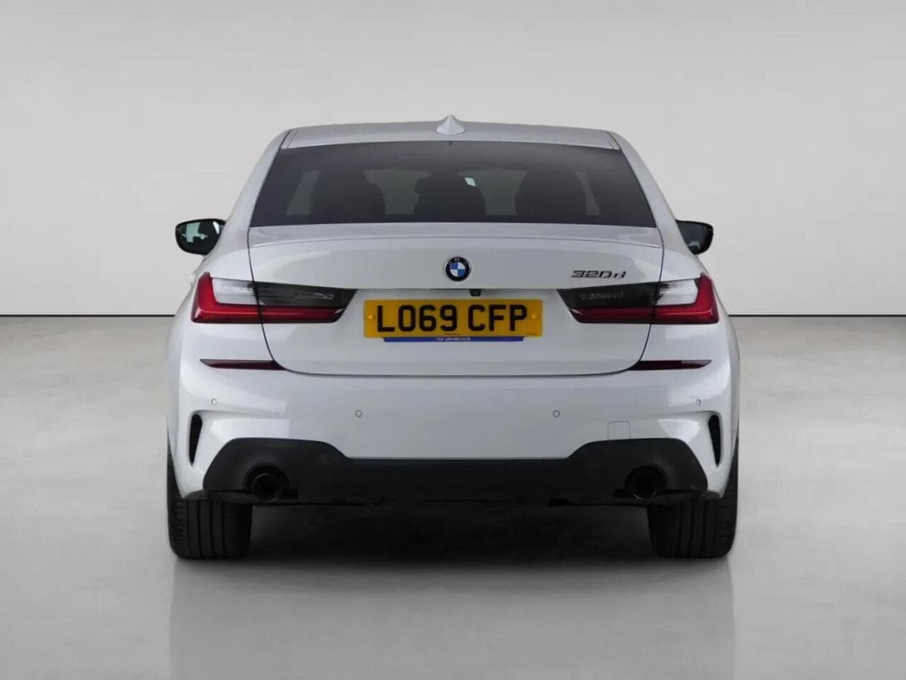 BMW 3 Series thumbnail Rear