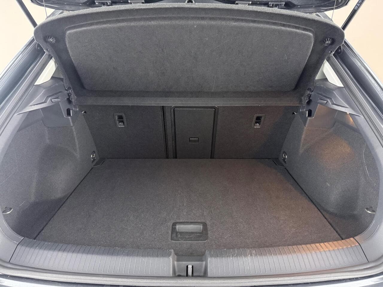Volkswagen T-Roc thumbnail Boot