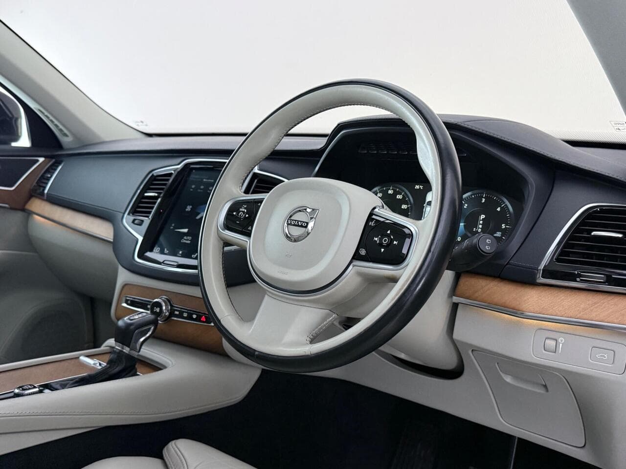 Volvo XC90 thumbnail Interior Front