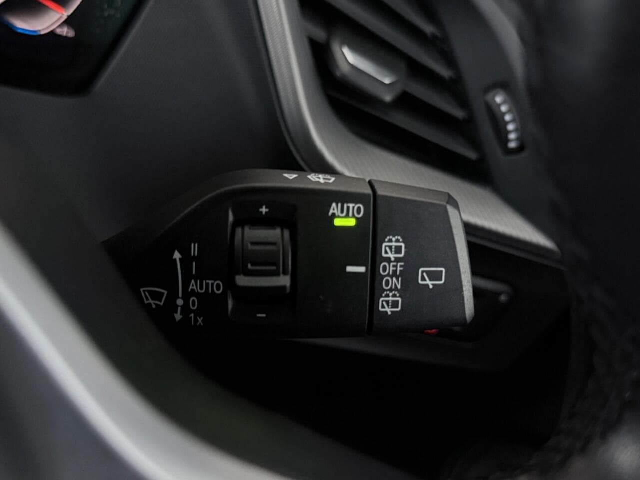BMW 1 Series thumbnail Misc Controls