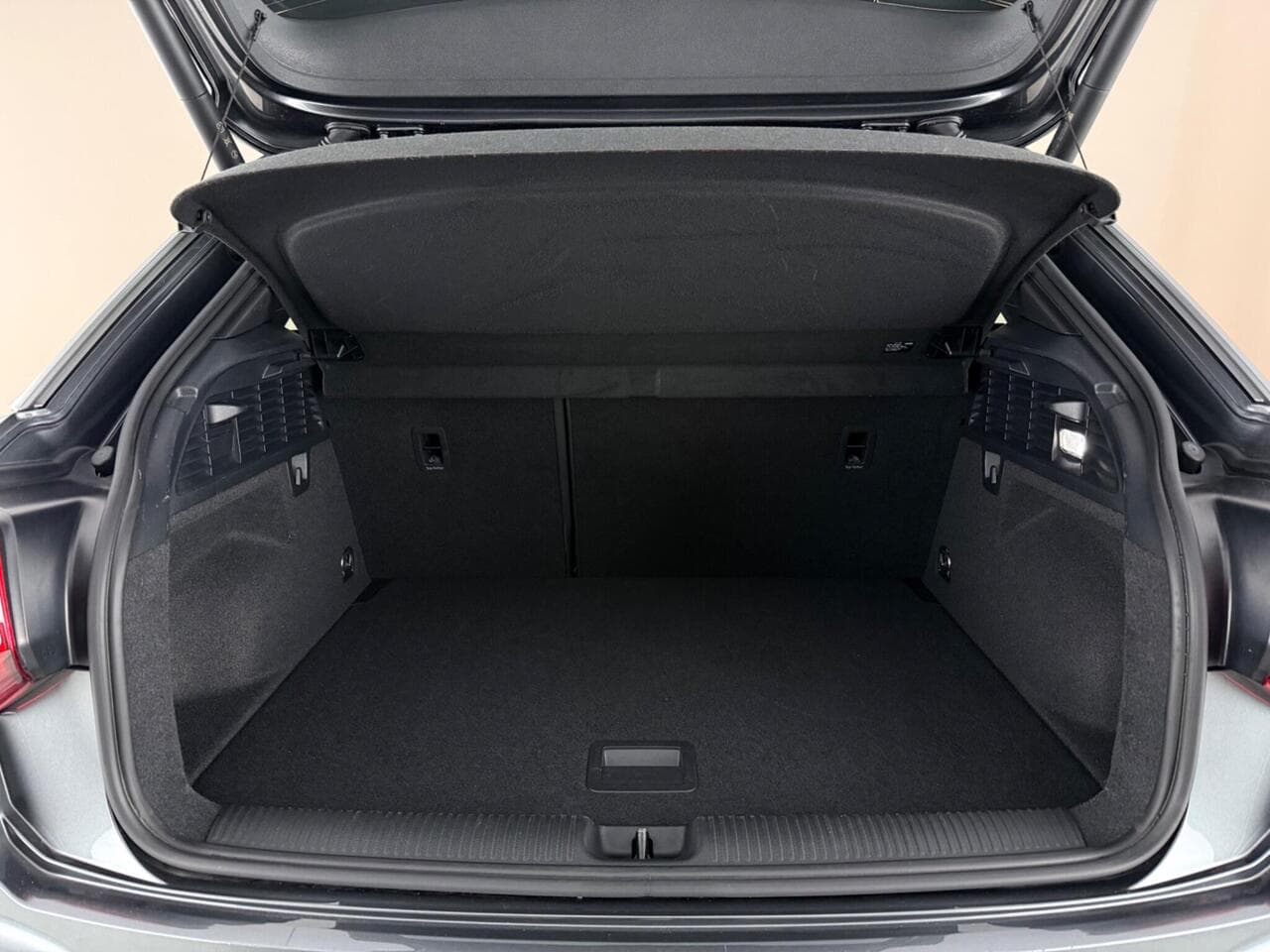 Audi Q2 thumbnail Boot