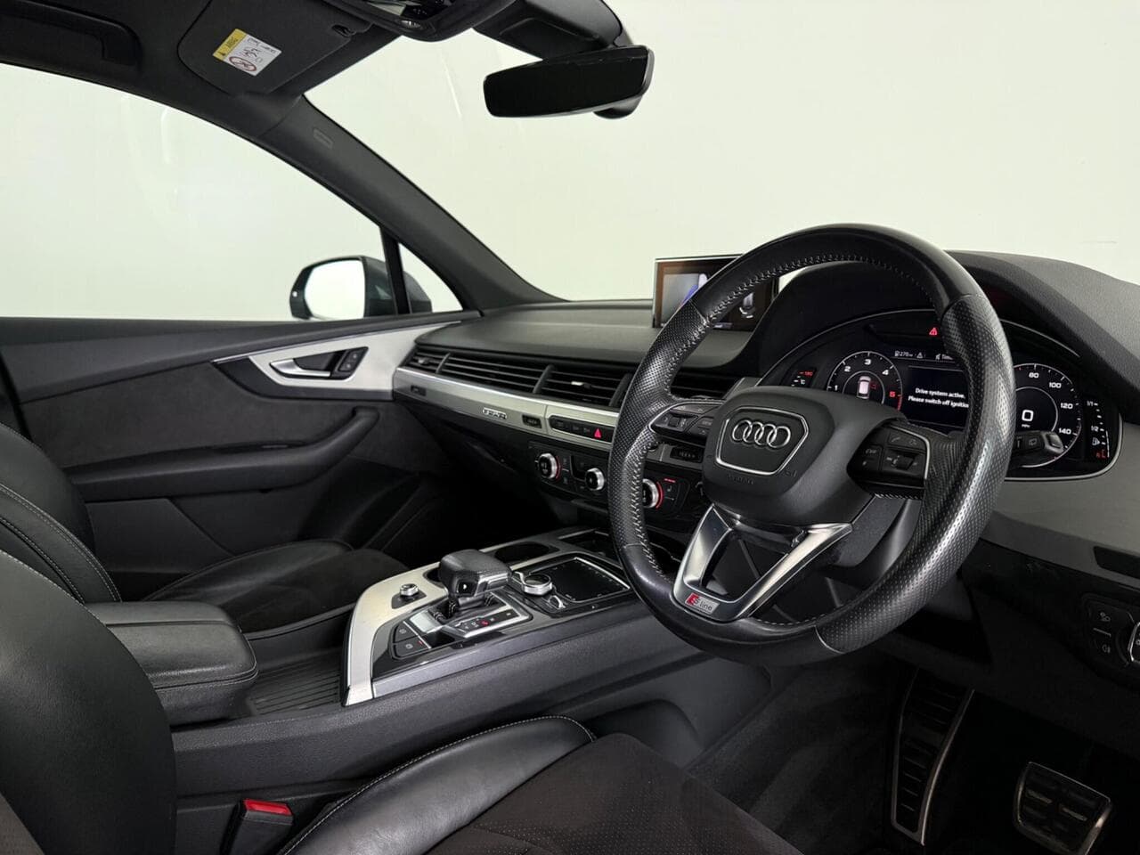 Audi Q7 thumbnail Interior Front