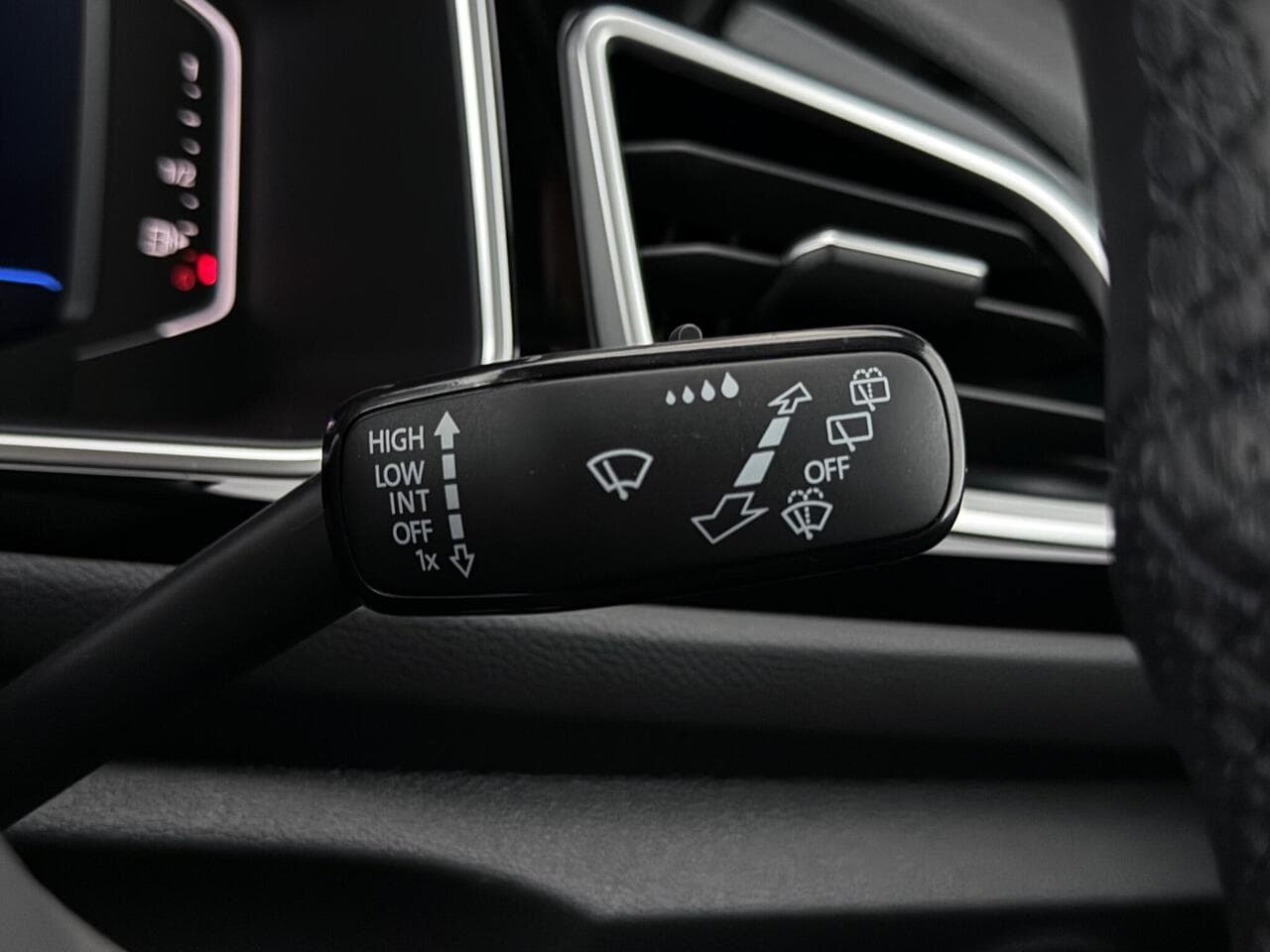 Volkswagen T-Roc thumbnail Misc Controls