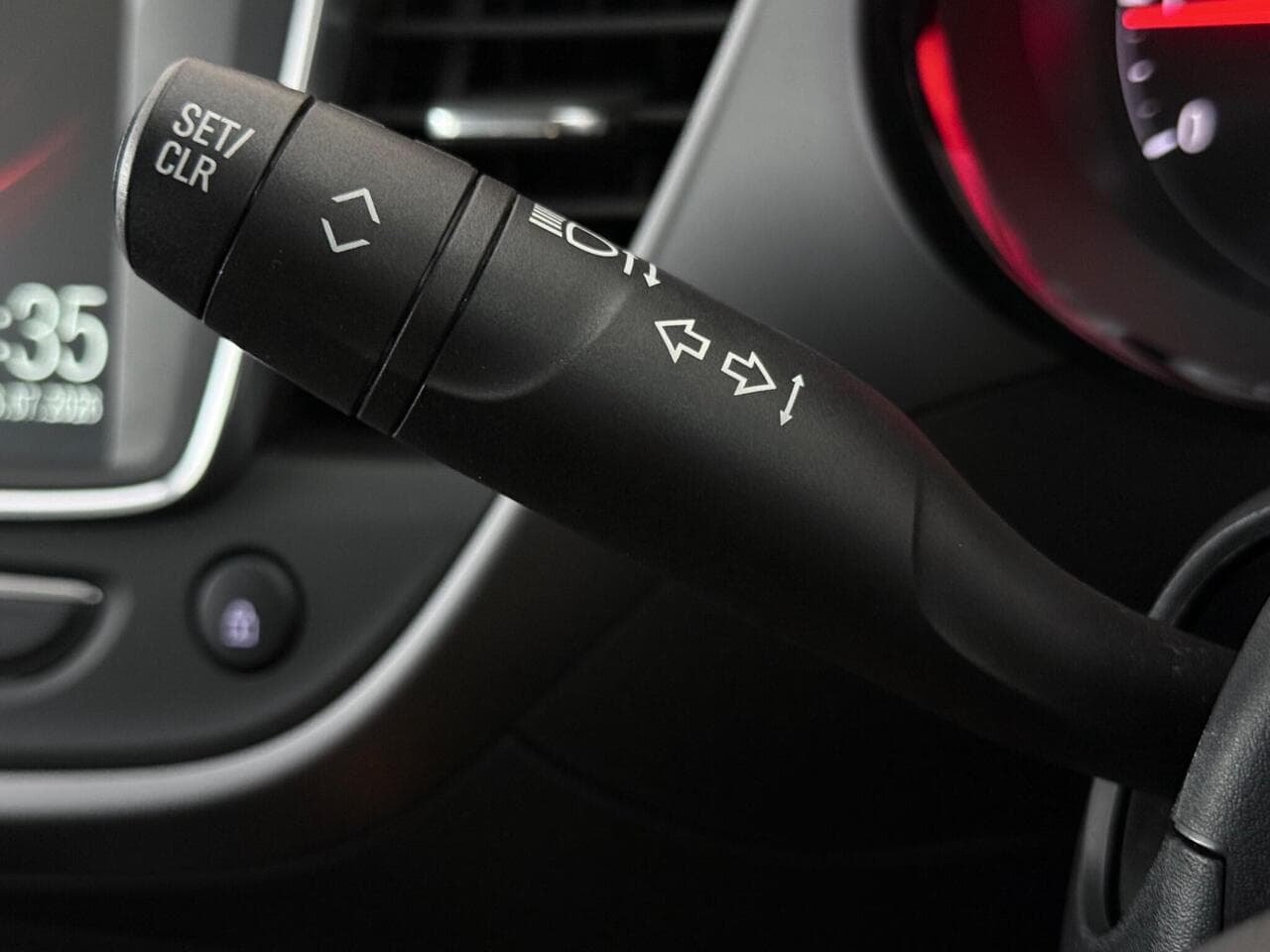 Vauxhall Crossland X thumbnail Misc Controls