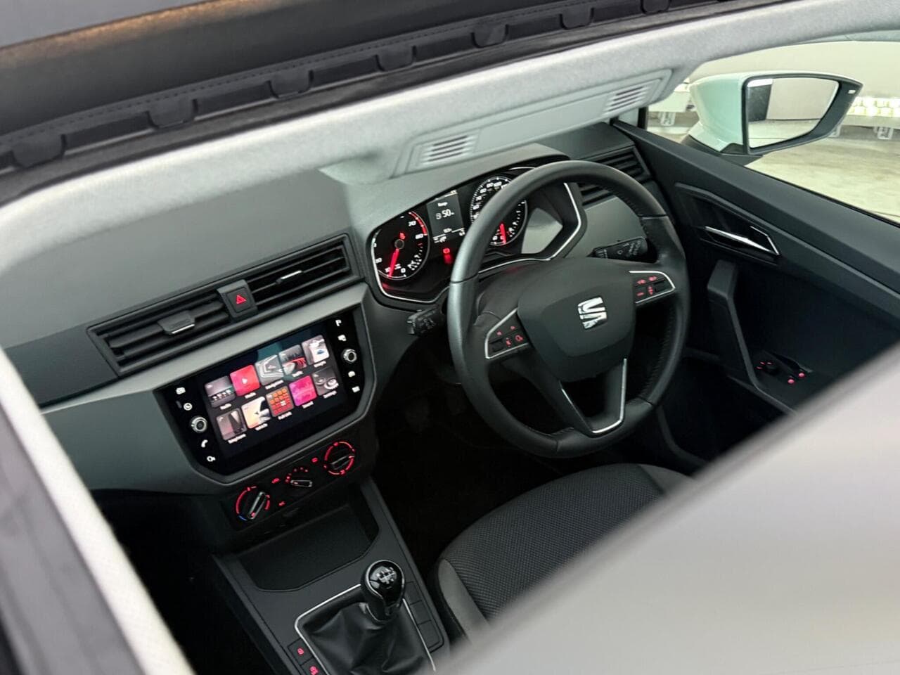 SEAT Ibiza thumbnail Interior Front