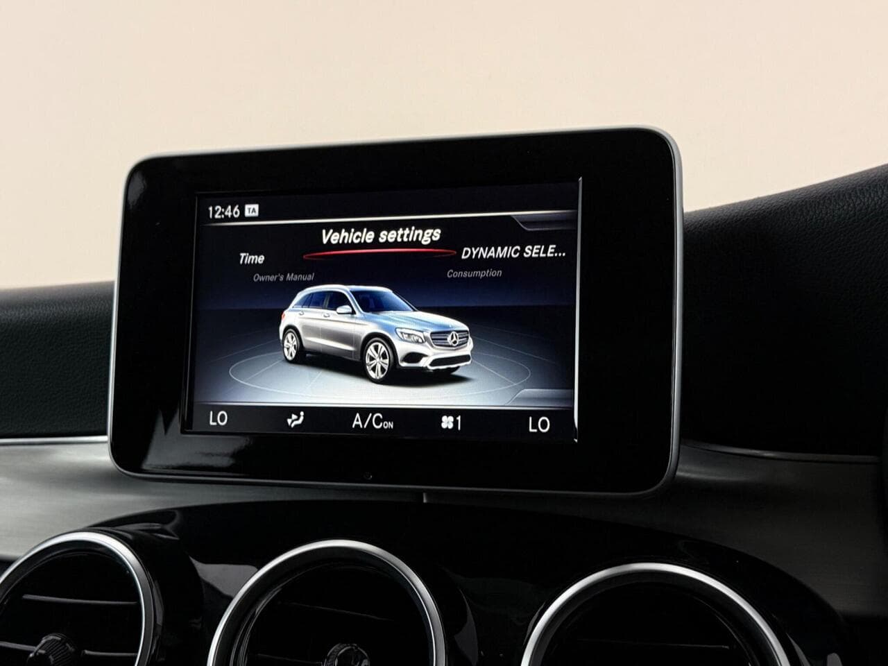 Mercedes-Benz GLC thumbnail Infotainment System