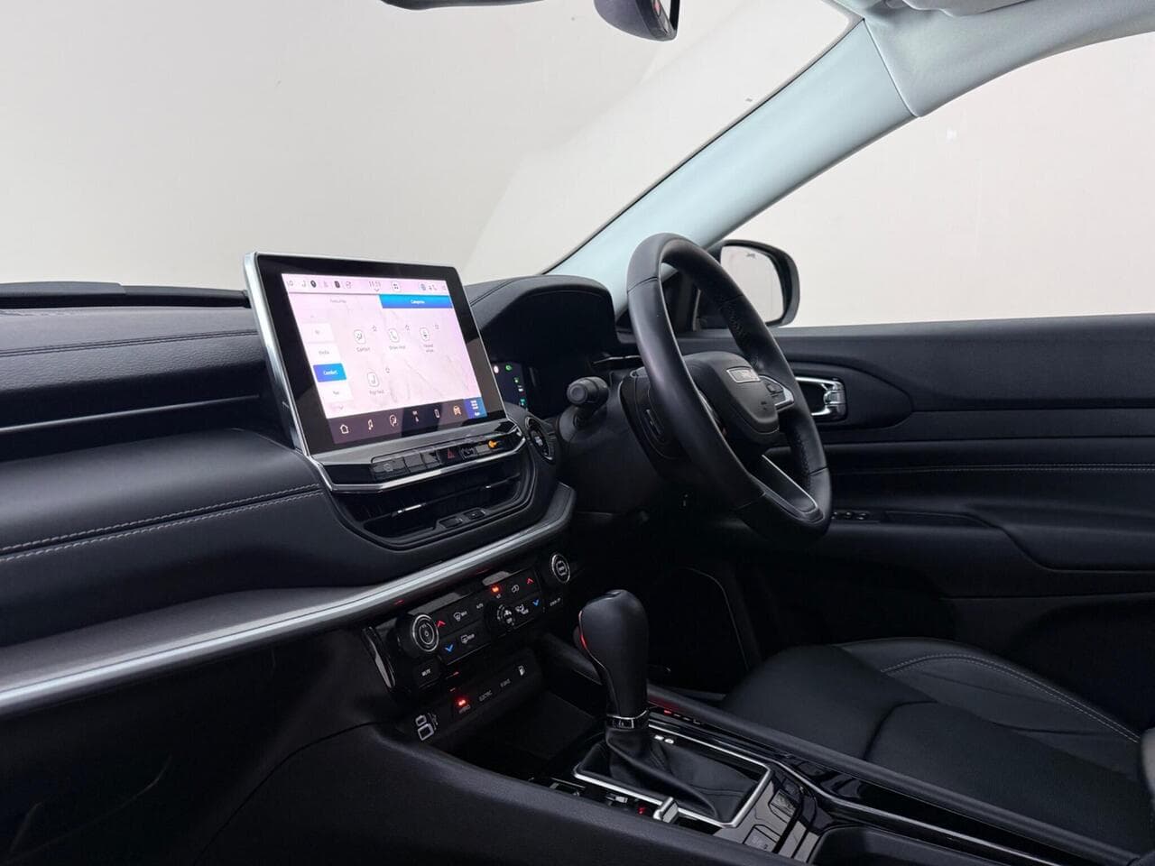 Jeep Compass thumbnail Interior Front