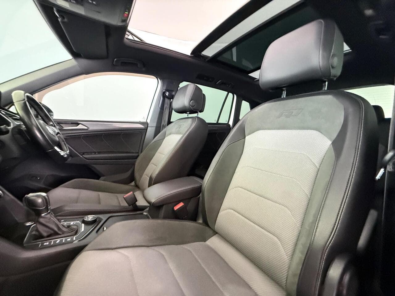 Volkswagen Tiguan thumbnail Seat Front Passenger