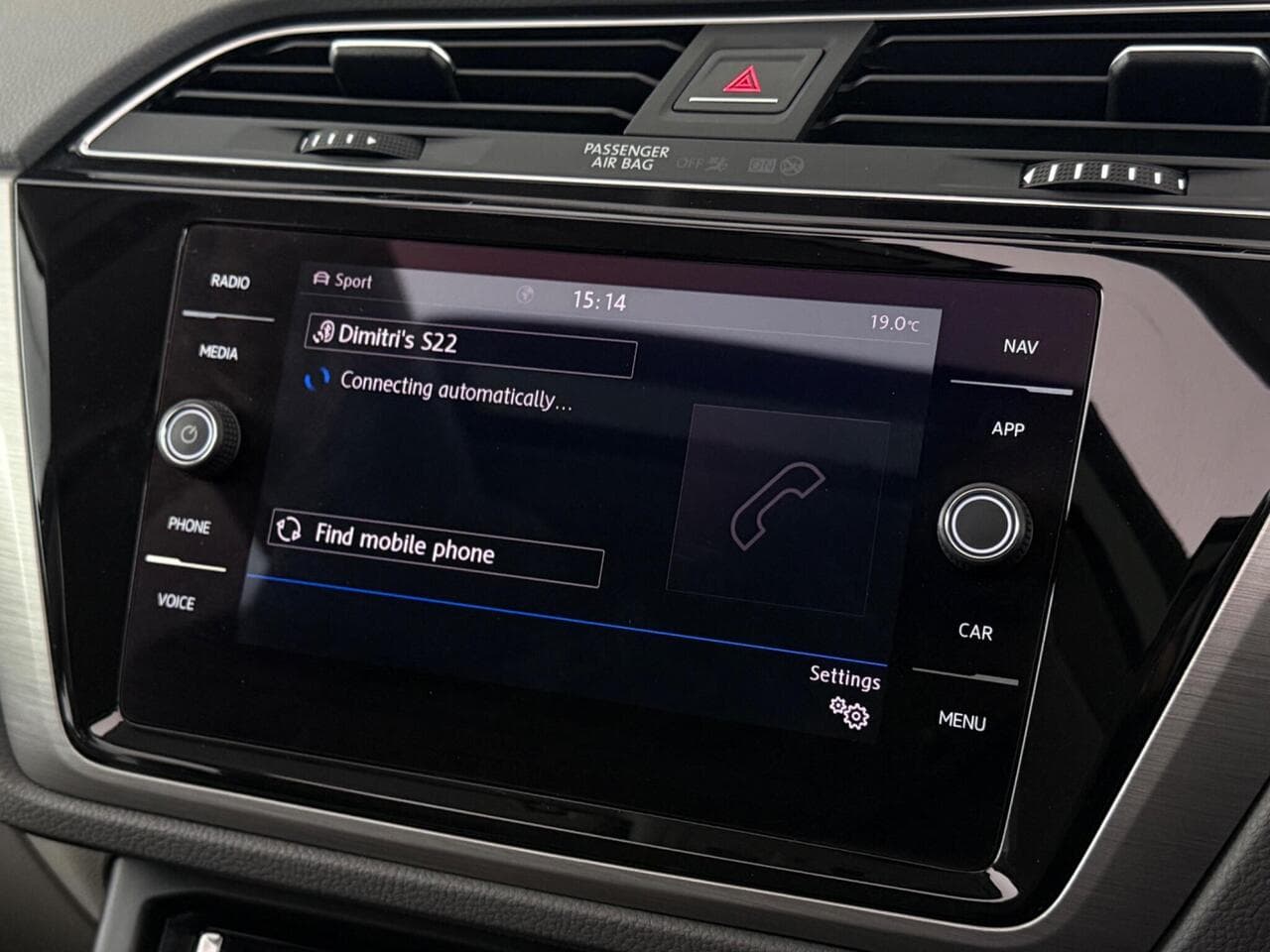 Volkswagen Touran thumbnail Infotainment System