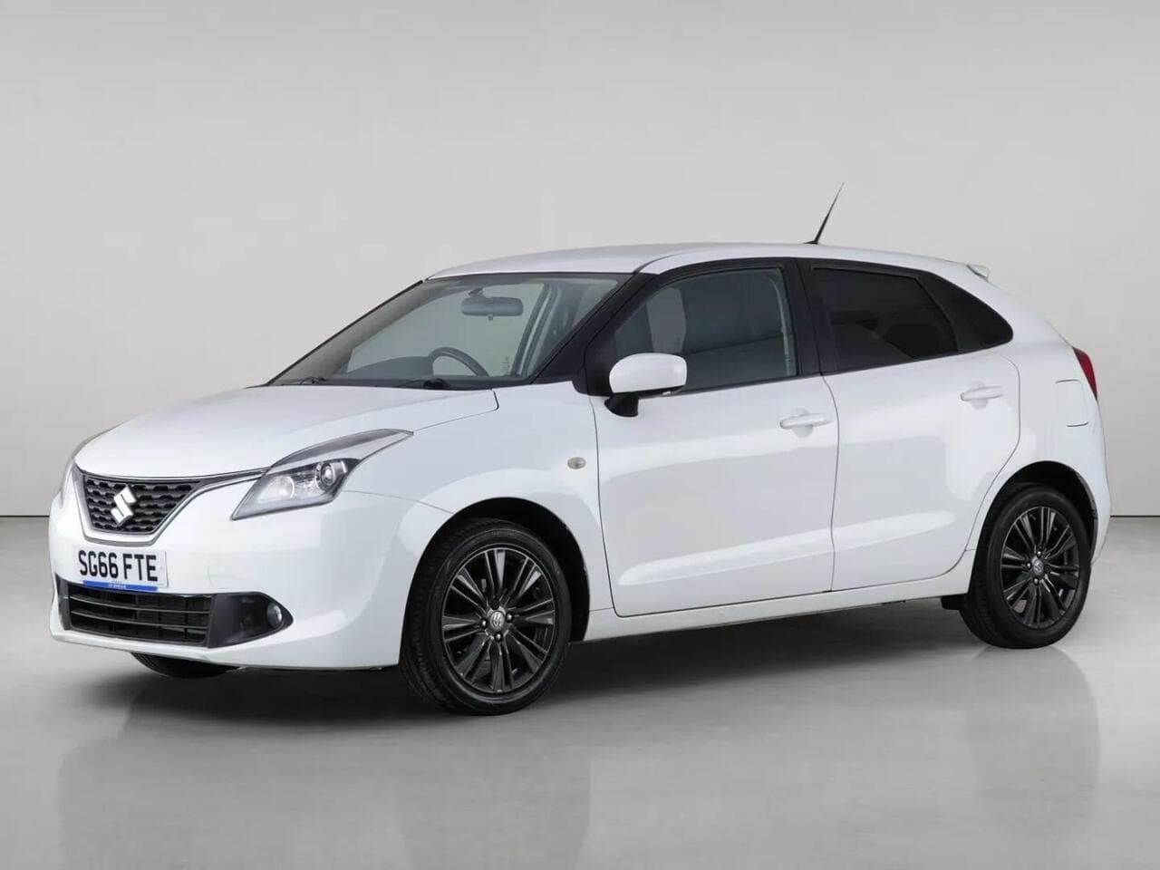 Suzuki Baleno thumbnail Front Left