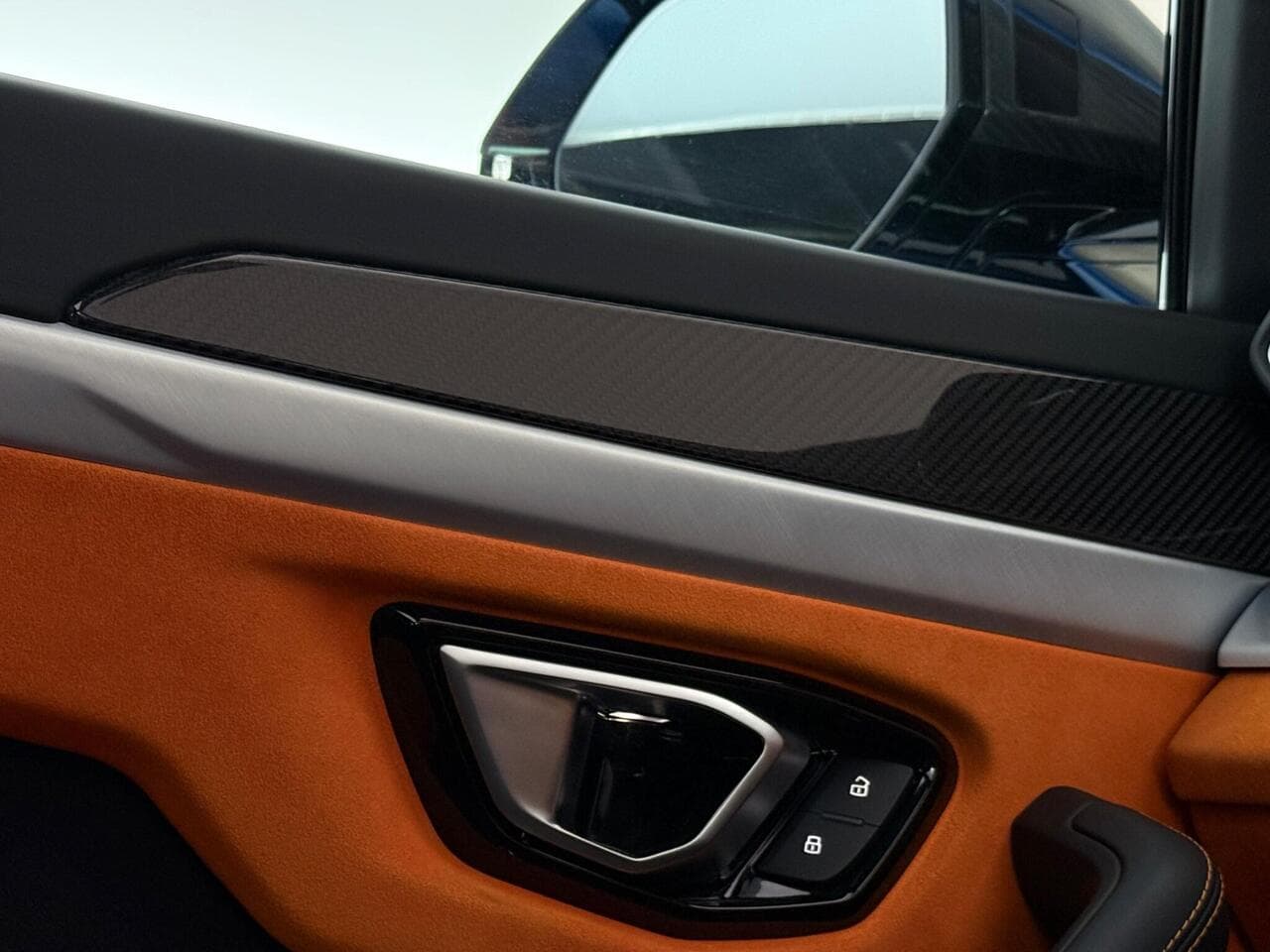 Lamborghini Urus thumbnail Inconclusive