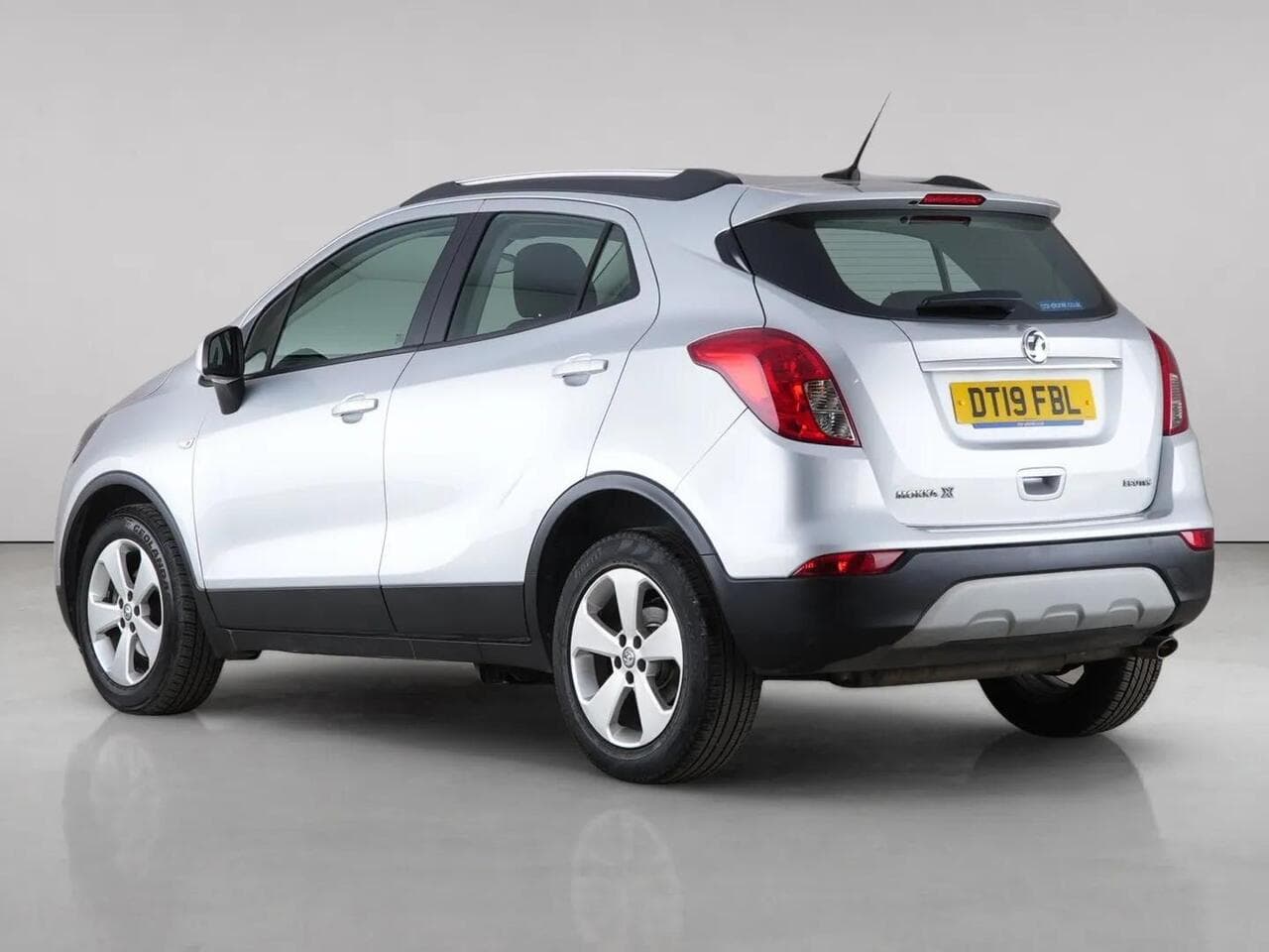 Vauxhall Mokka X thumbnail Rear Left