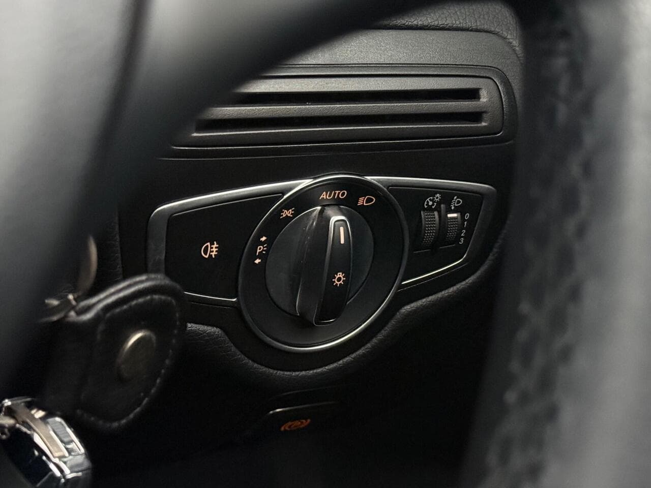 Skoda Karoq thumbnail Misc Controls