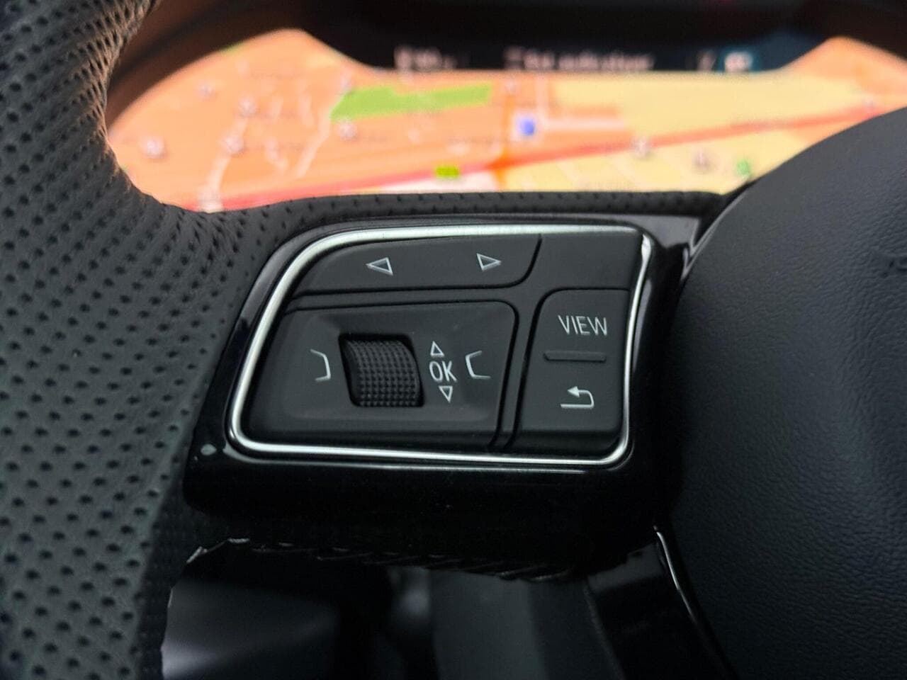 Audi Q2 thumbnail Misc Controls