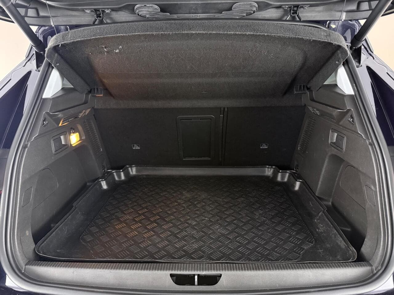 Vauxhall Grandland X thumbnail Boot