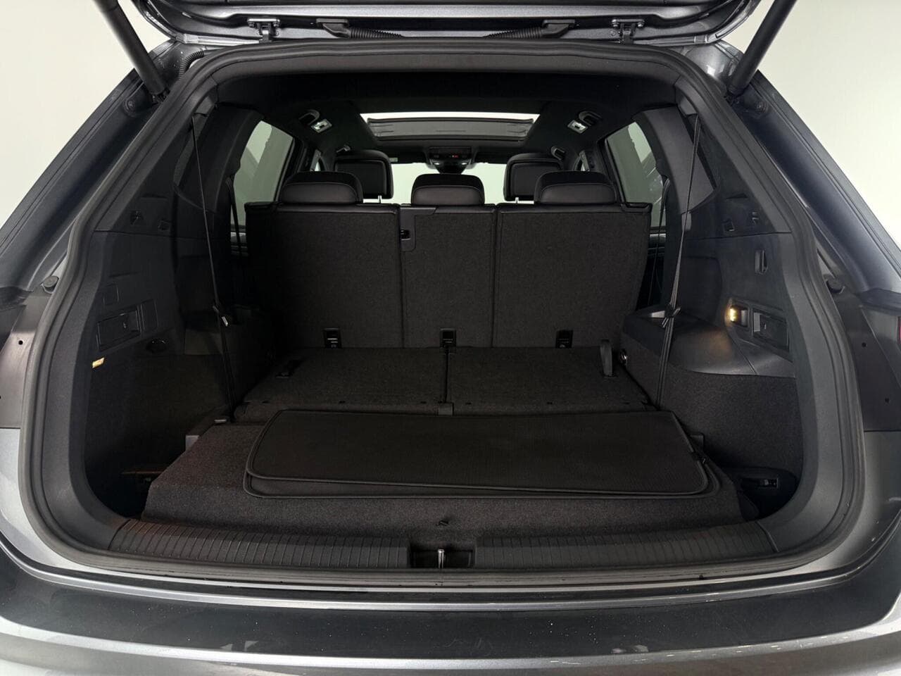 Volkswagen Tiguan Allspace thumbnail Boot