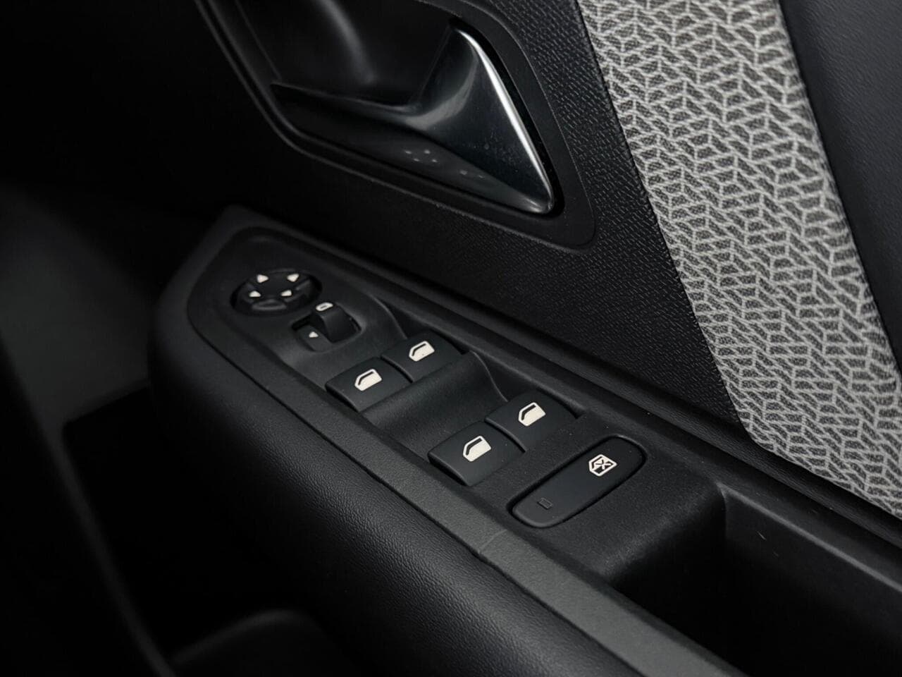 Citroen C4 thumbnail Misc Controls