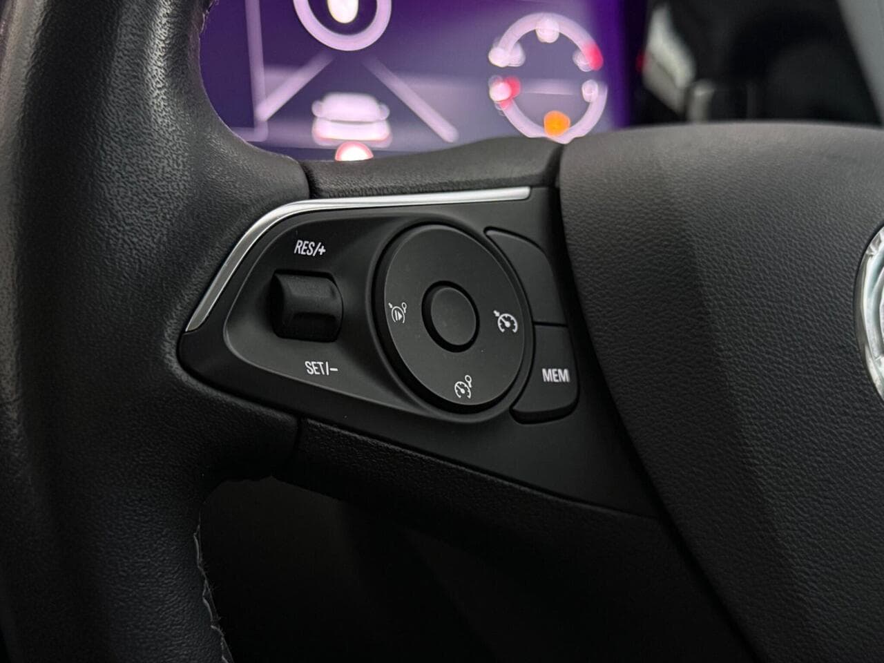 Vauxhall Grandland thumbnail Misc Controls