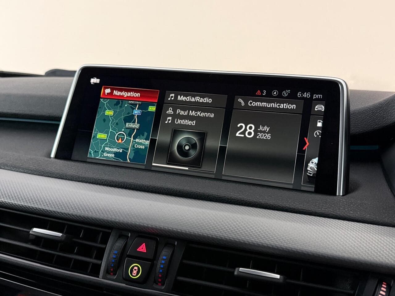 BMW X5 thumbnail Infotainment System