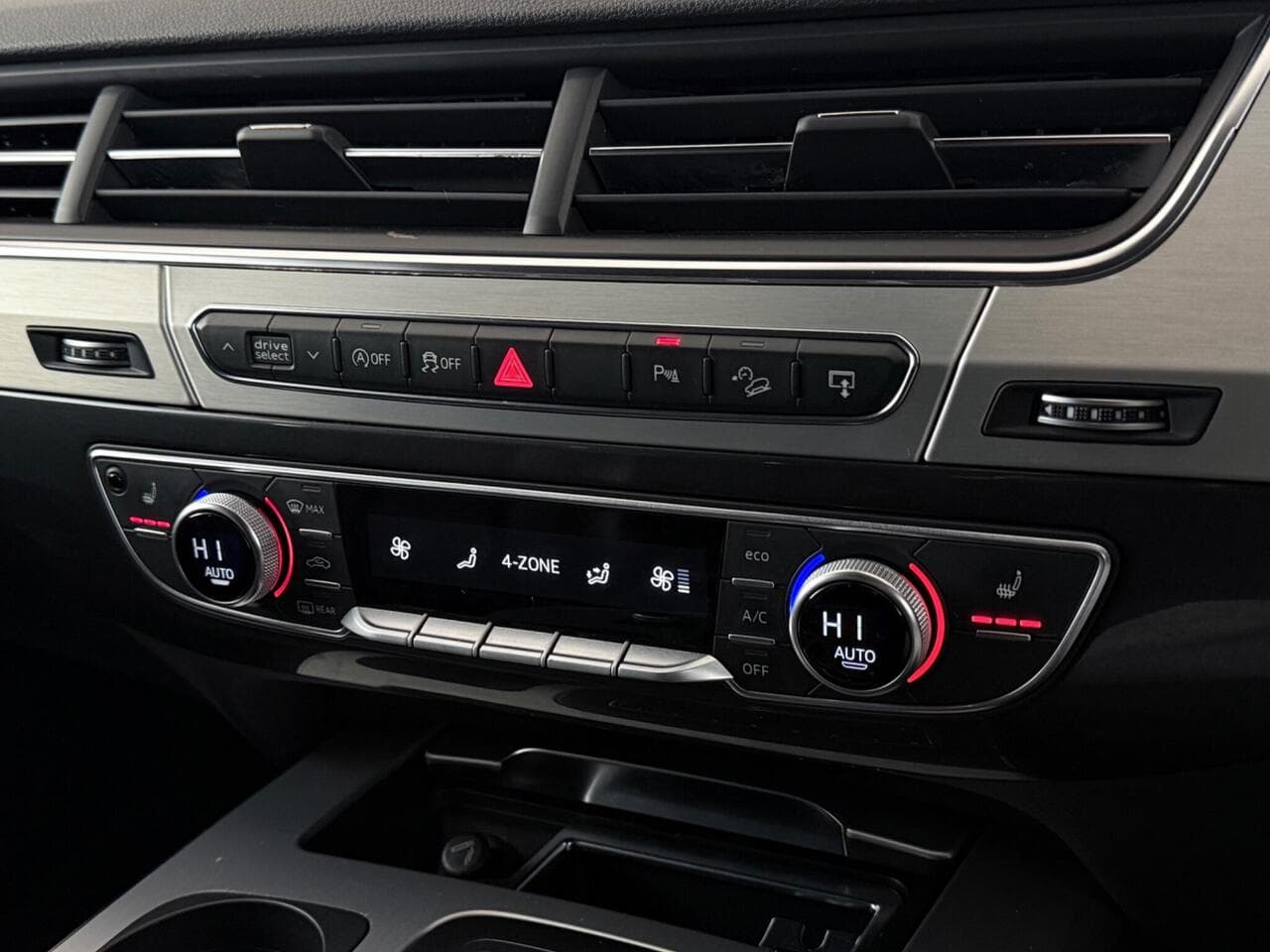 Audi Q7 thumbnail Misc Controls