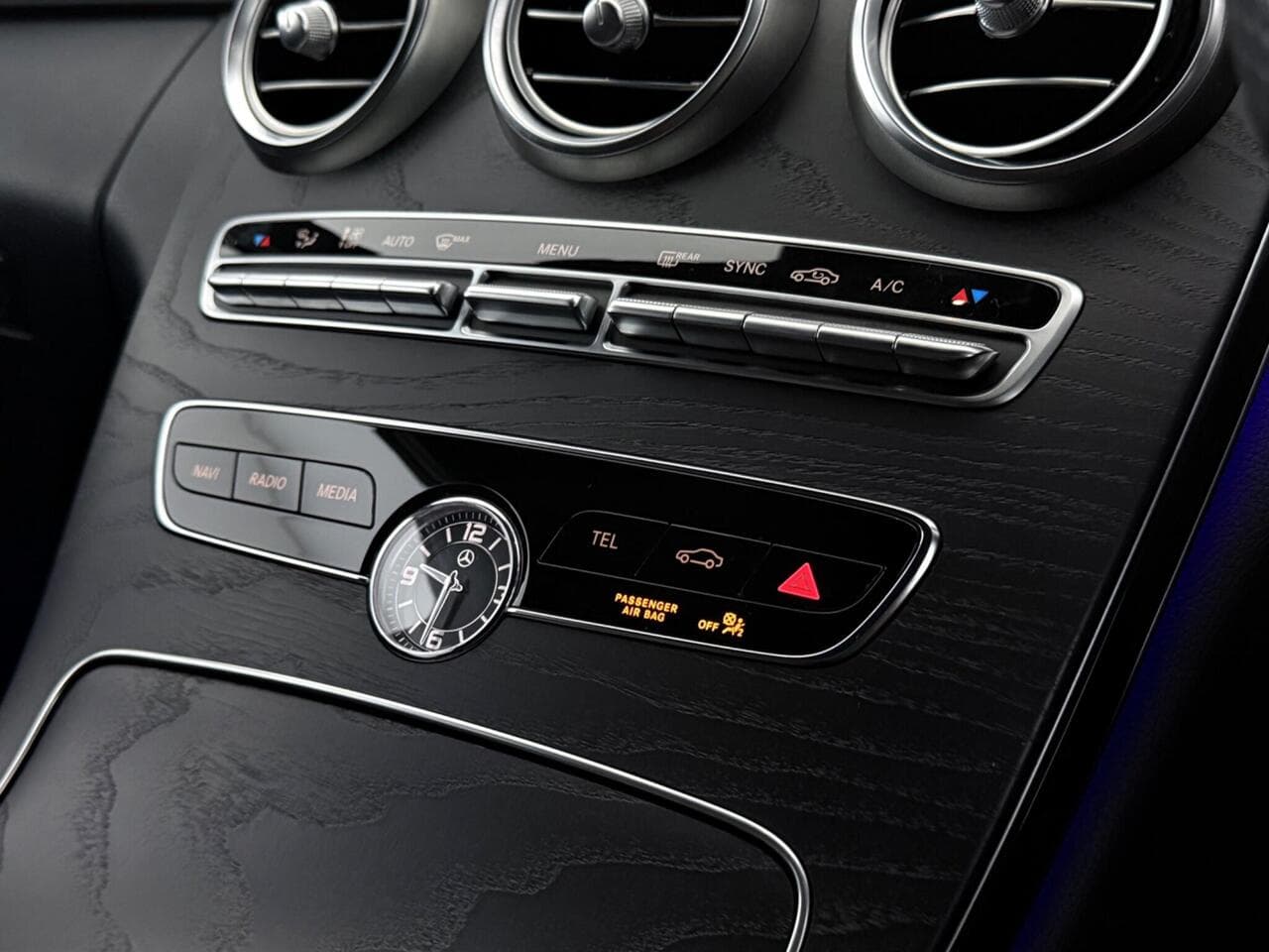 Mercedes-Benz C Class thumbnail Interior Front