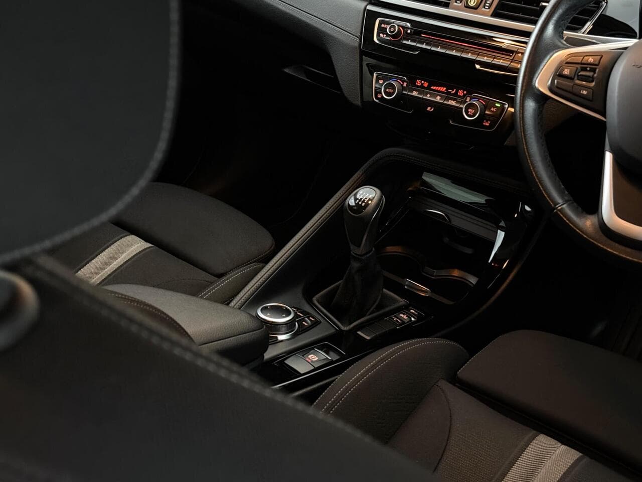 BMW X2 thumbnail Interior Front