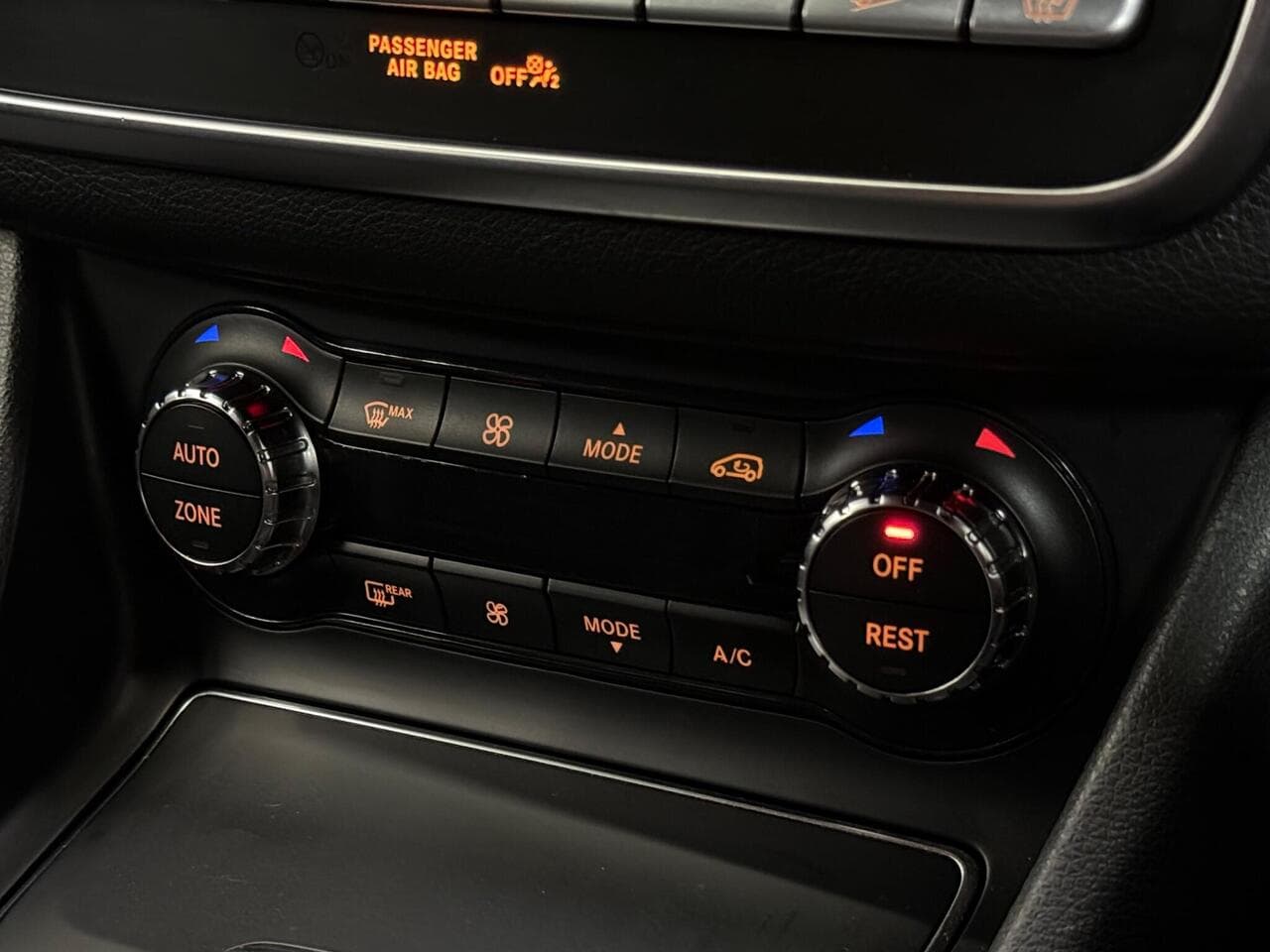 Mercedes-Benz GLA thumbnail Misc Controls