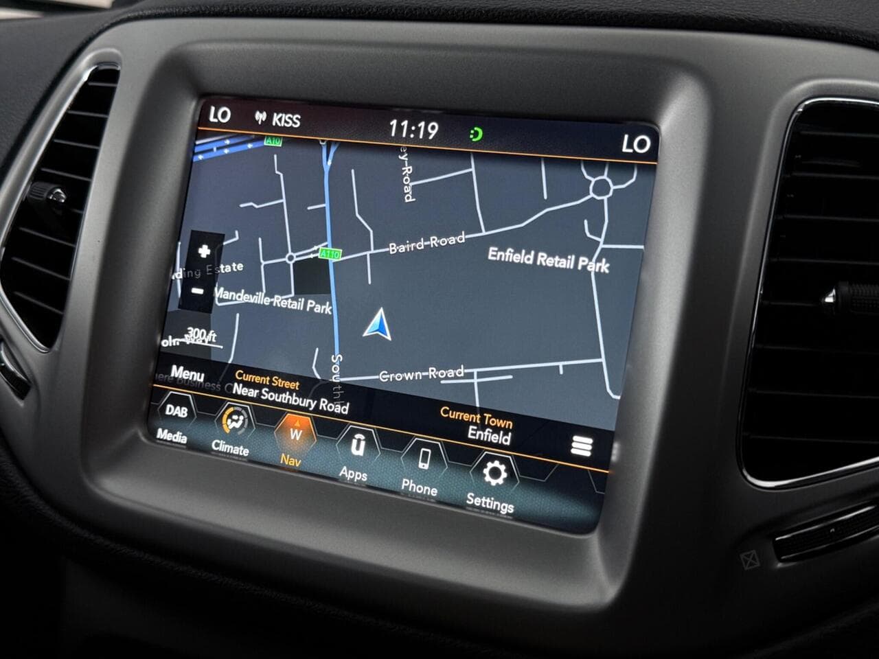 Jeep Compass thumbnail Infotainment System