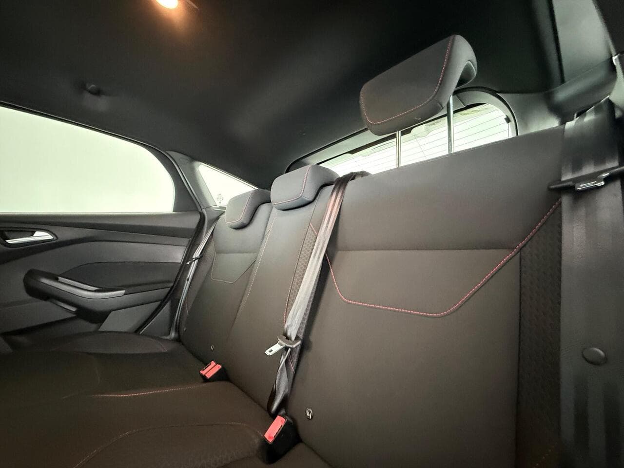 Ford Focus thumbnail Seats Rear