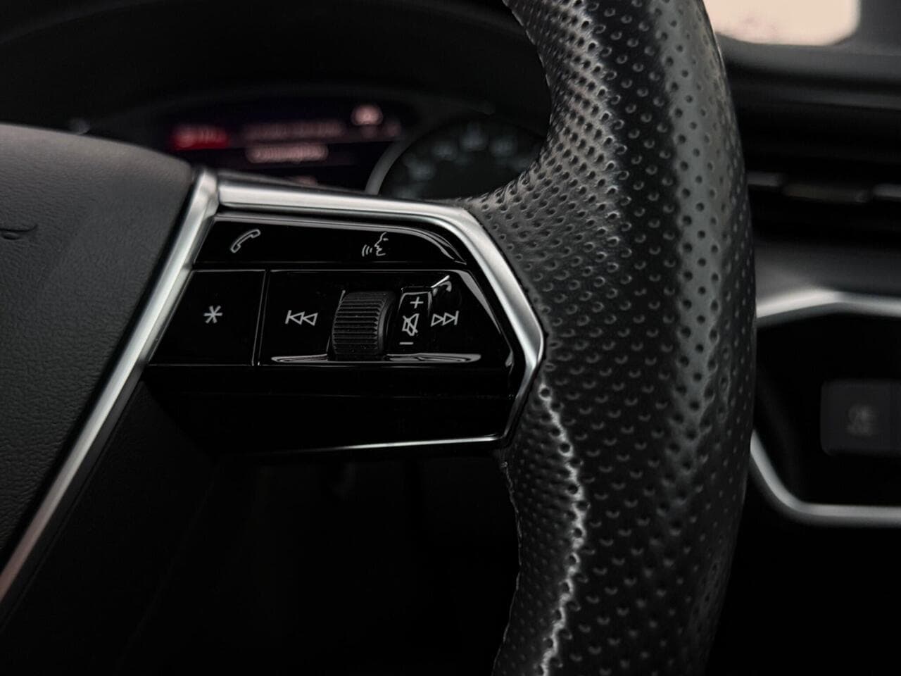 Audi A6 Saloon thumbnail Misc Controls