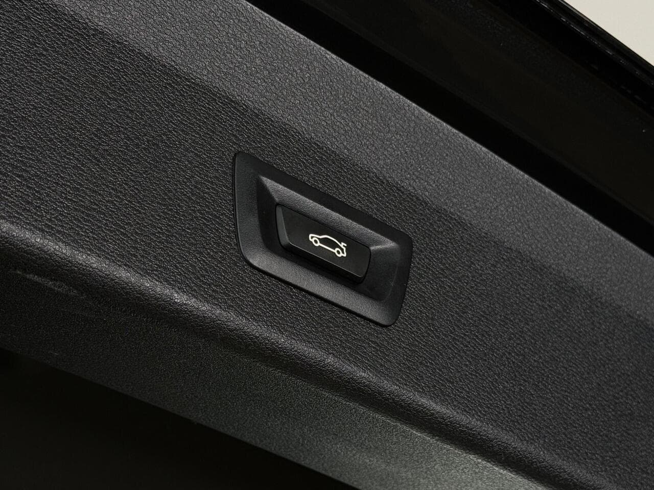 BMW X1 thumbnail Misc Controls