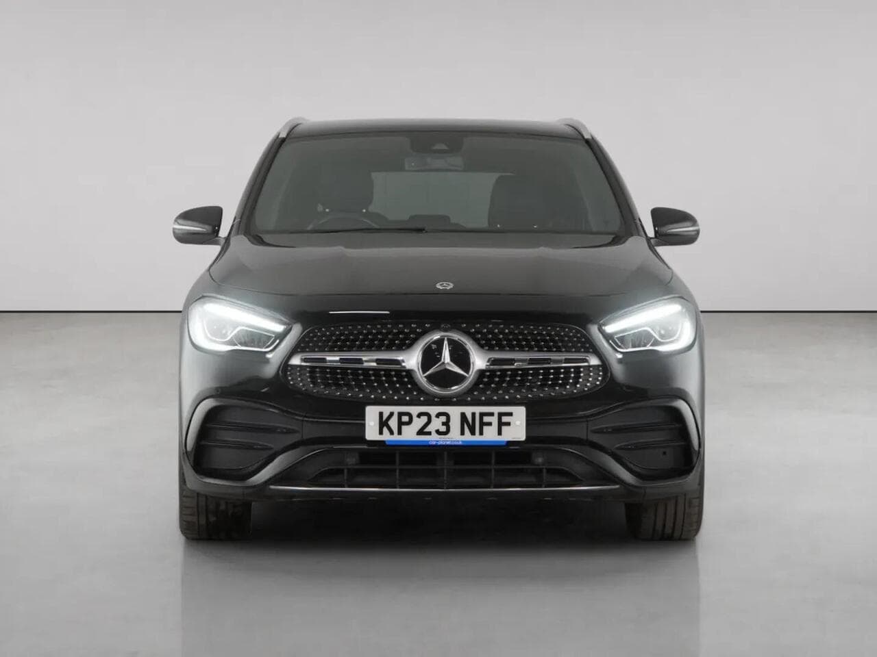 Mercedes-Benz GLA thumbnail Front
