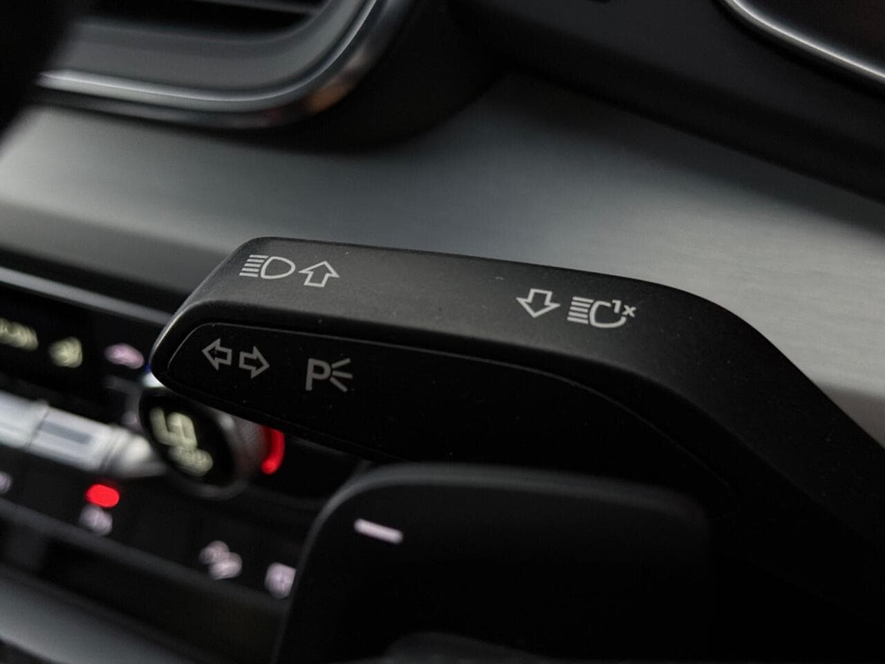 Audi Q5 thumbnail Misc Controls