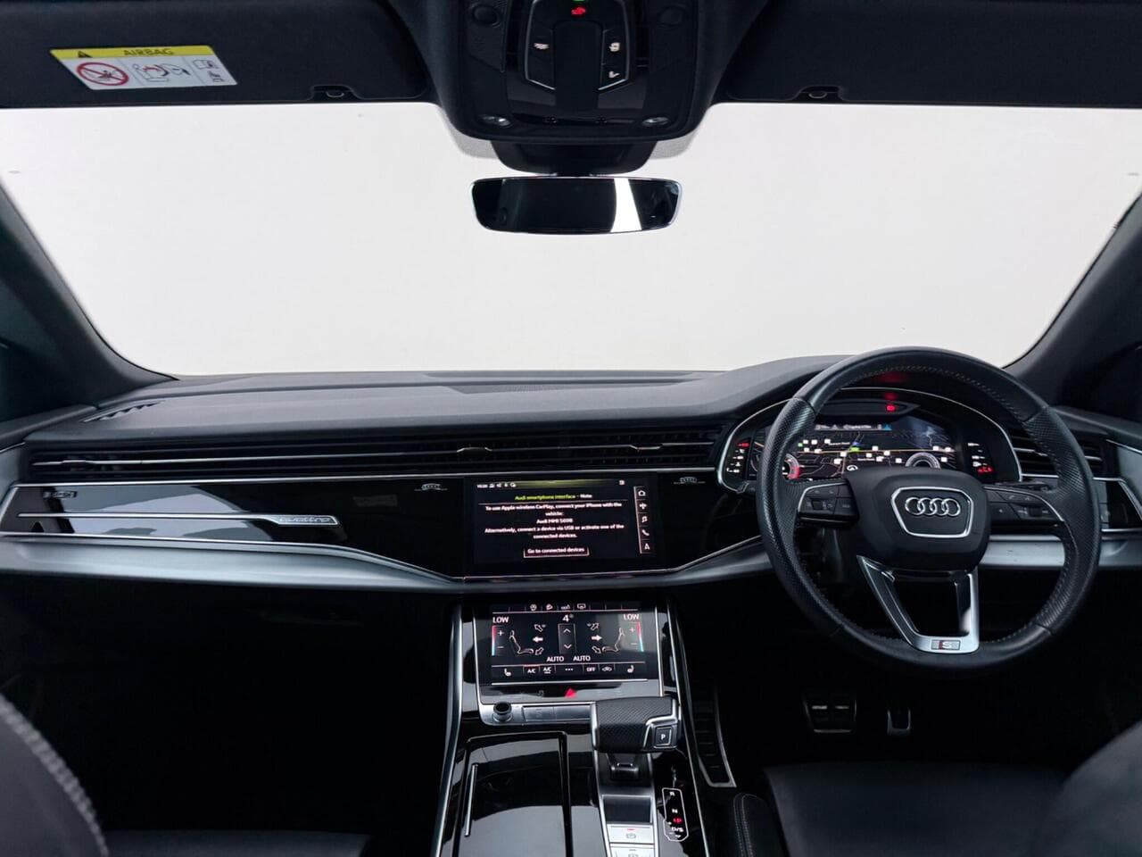 Audi Q8 thumbnail Interior Front