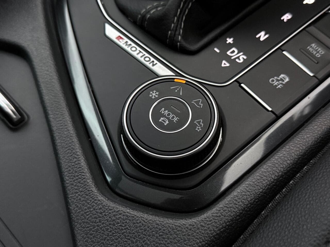 Volkswagen Tiguan thumbnail Misc Controls