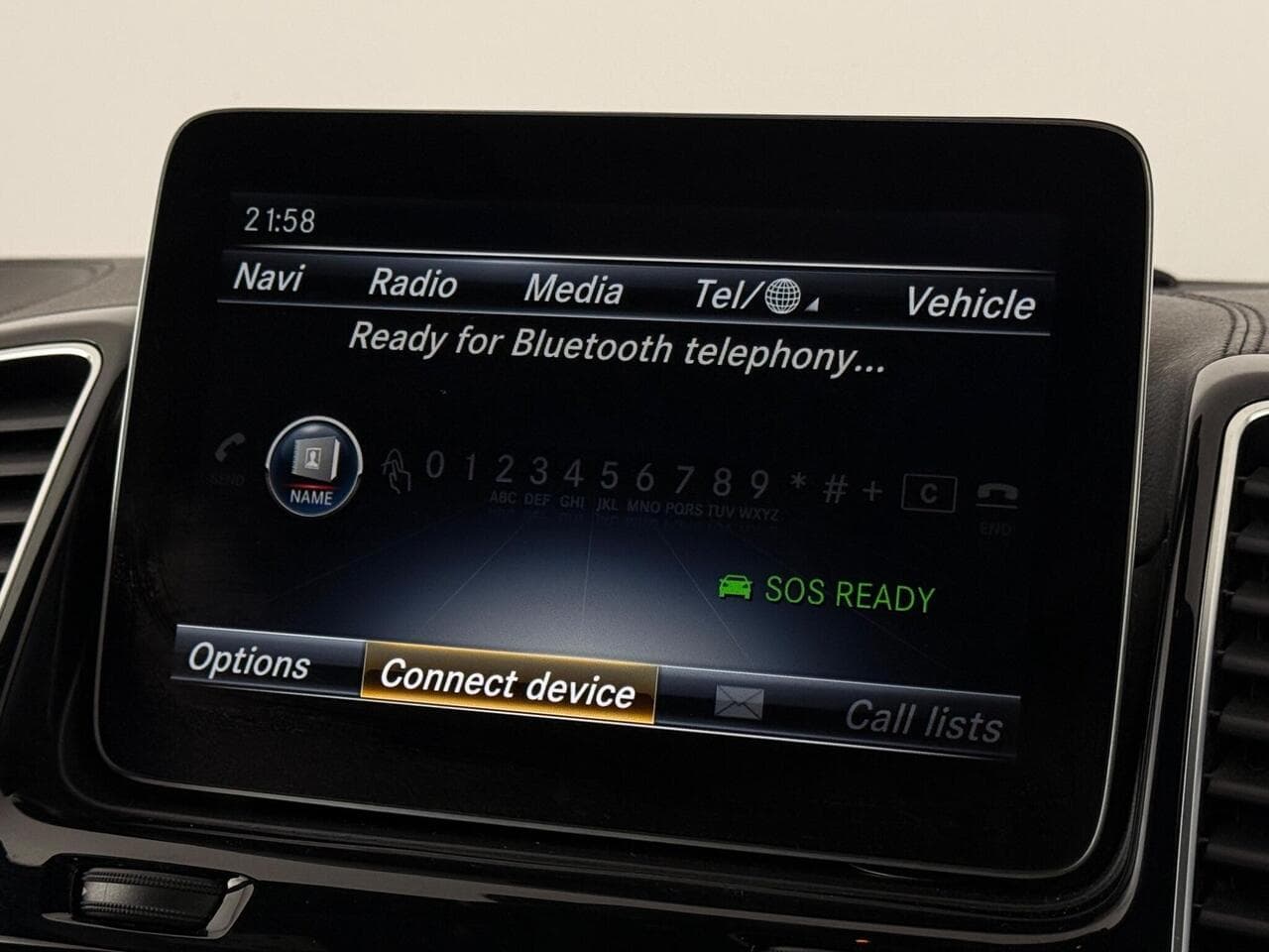 Mercedes-Benz GLS thumbnail Infotainment System