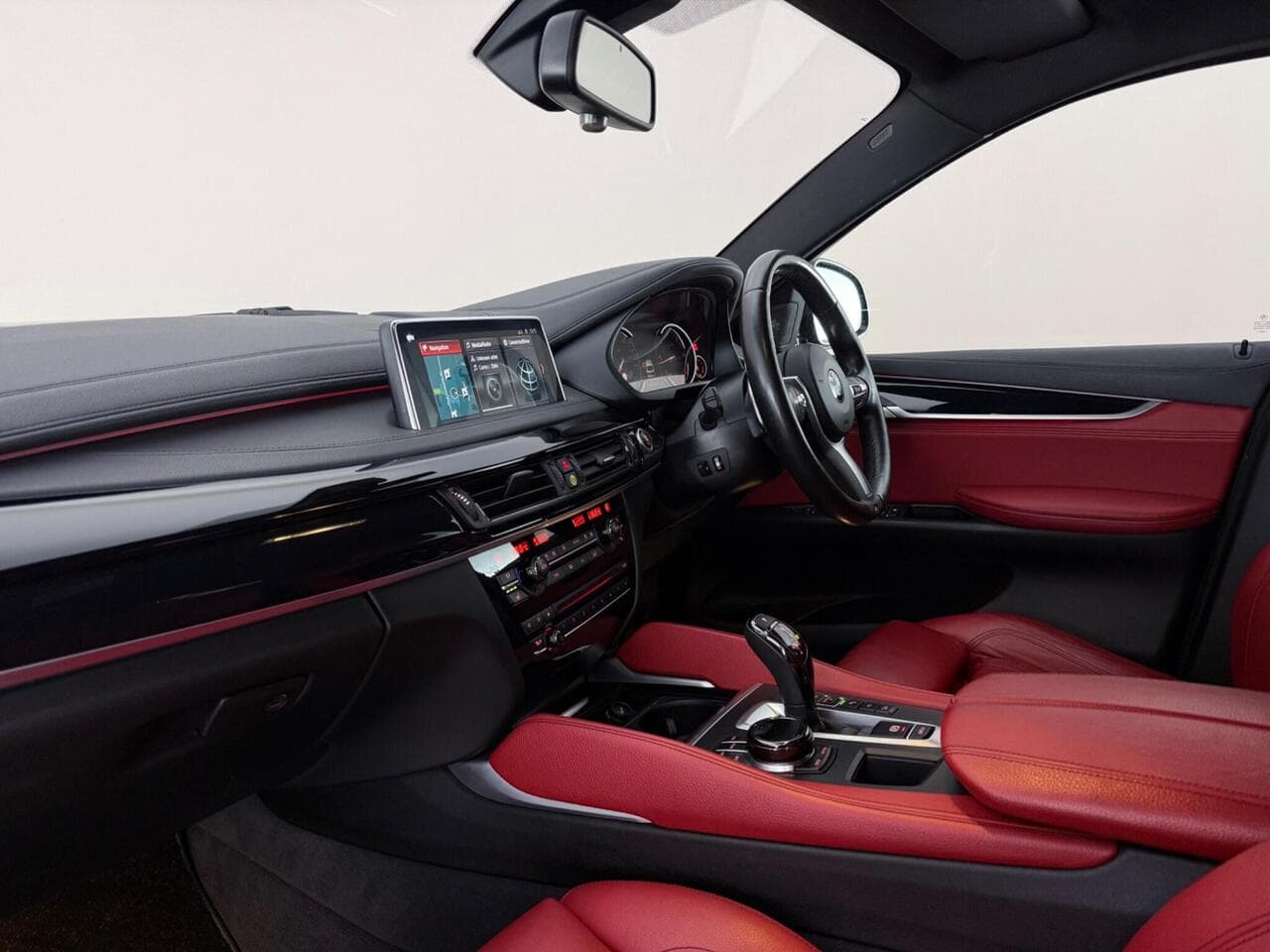 BMW X6 thumbnail Interior Front