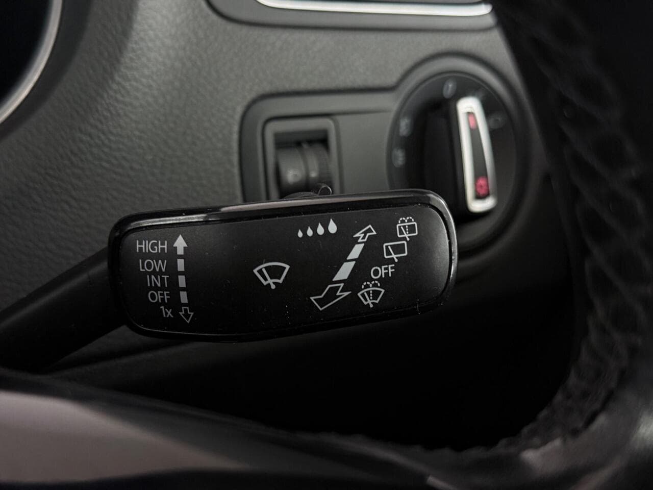 Volkswagen Polo thumbnail Misc Controls