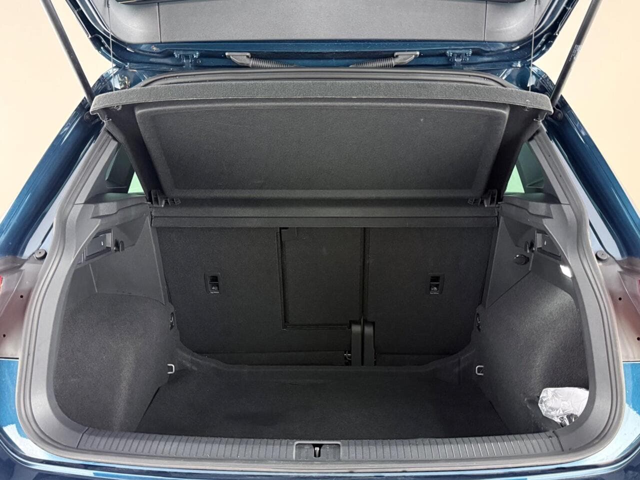 Volkswagen Tiguan thumbnail Boot