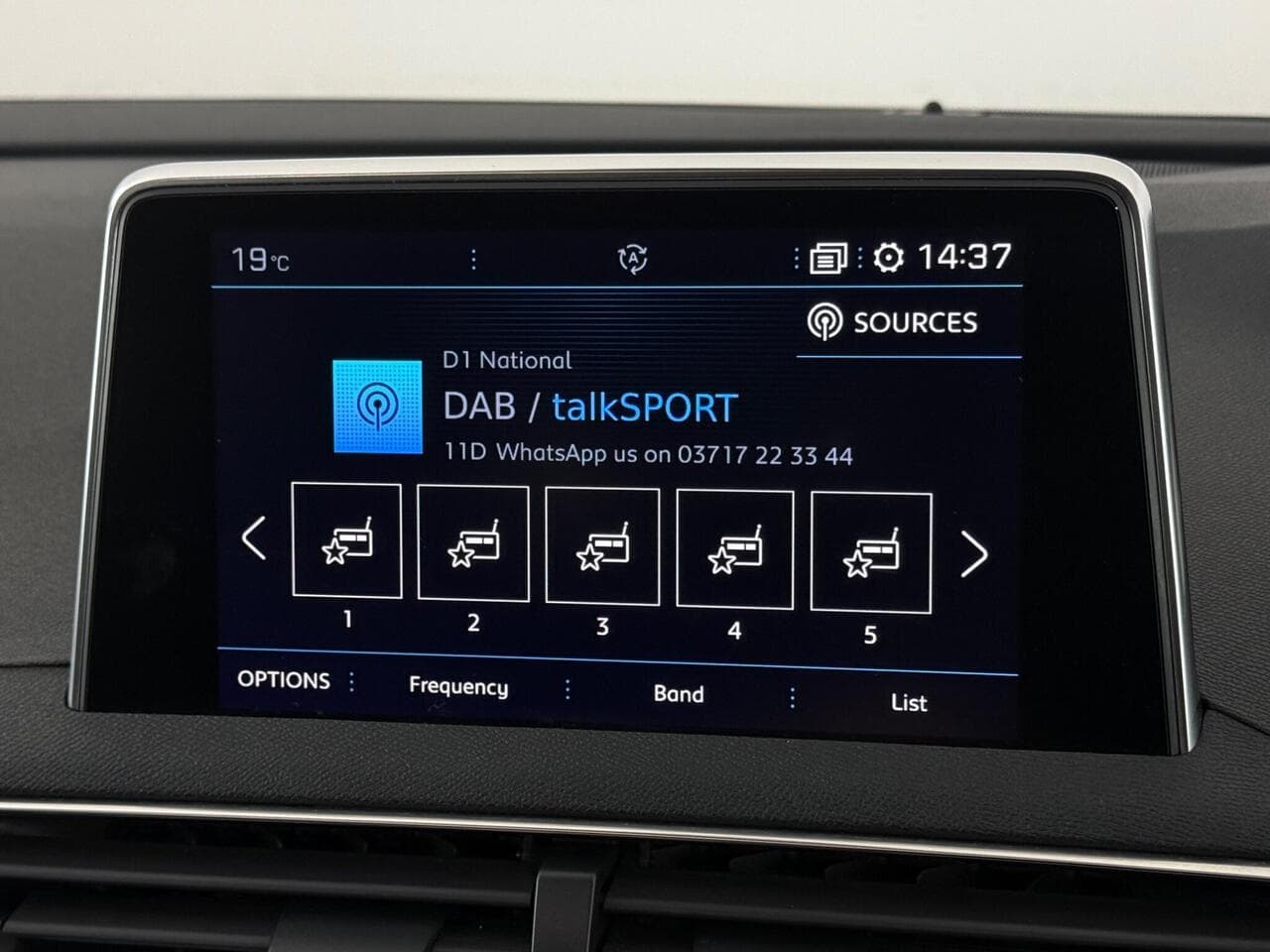 Peugeot 3008 thumbnail Infotainment System