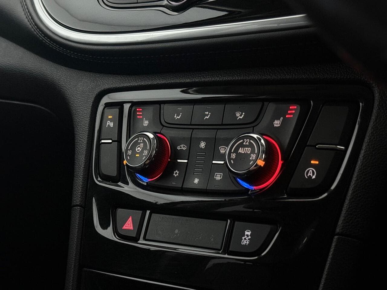 Vauxhall Mokka X thumbnail Misc Controls