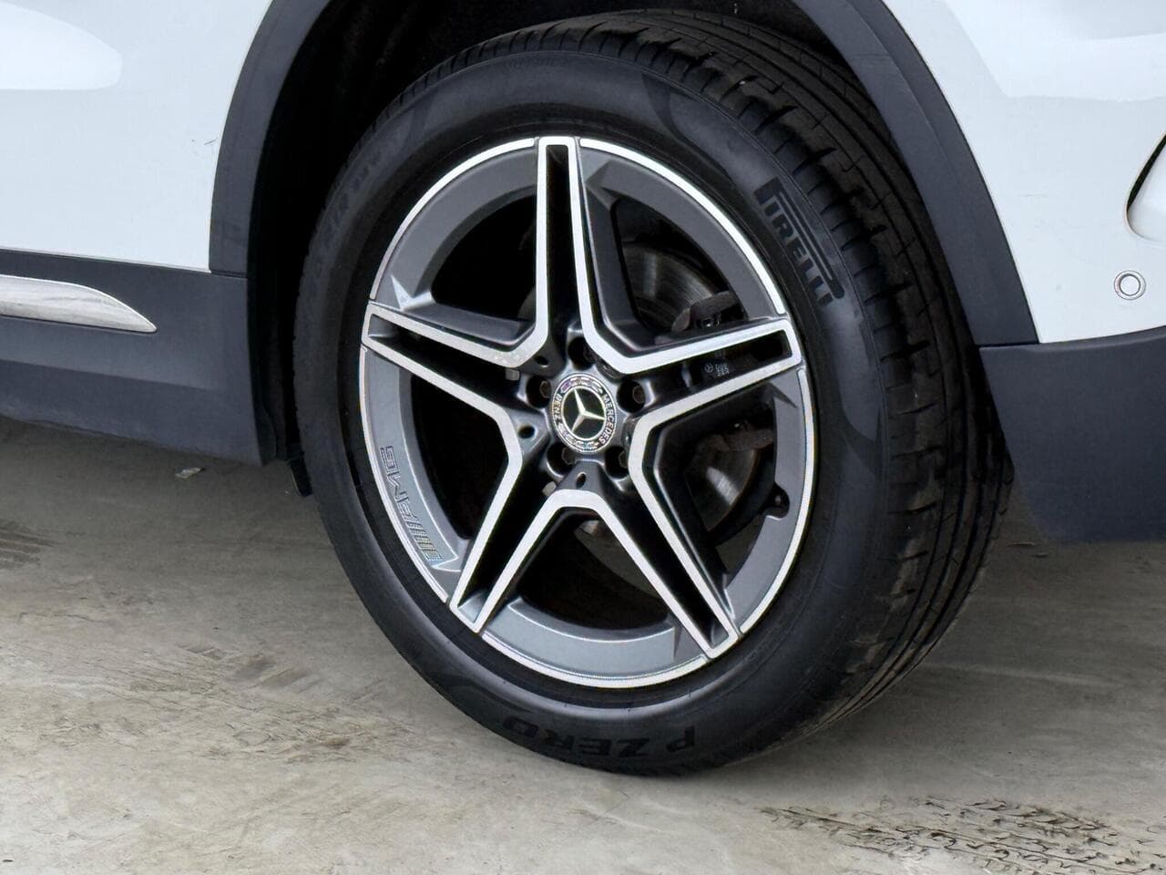 Mercedes-Benz GLA thumbnail Wheel
