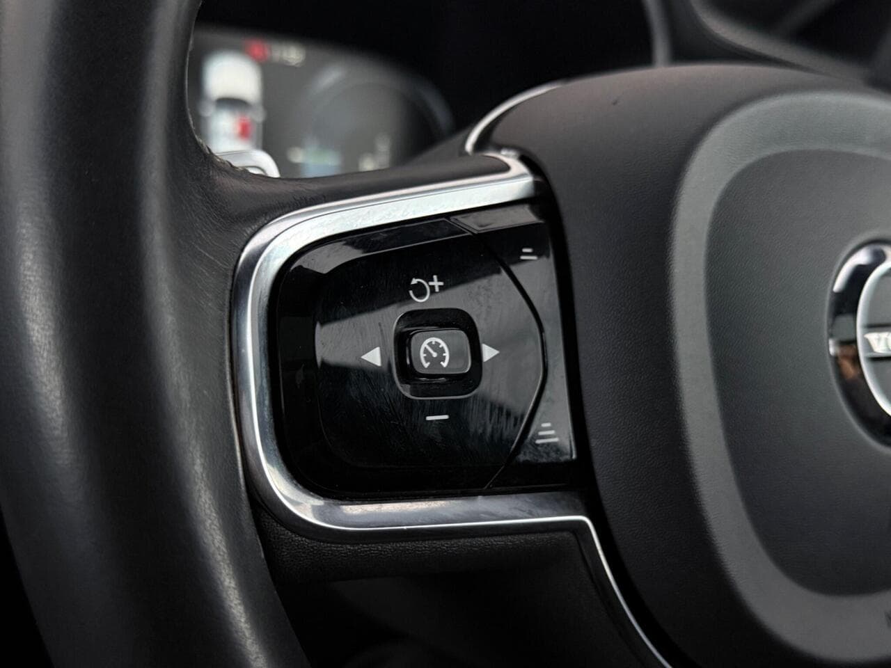 Volvo XC60 thumbnail Misc Controls