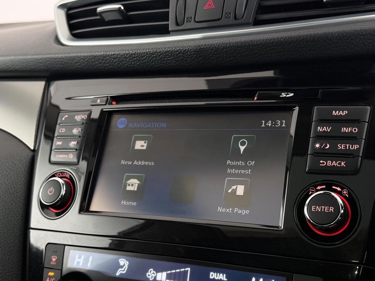 Nissan Qashqai thumbnail Infotainment System
