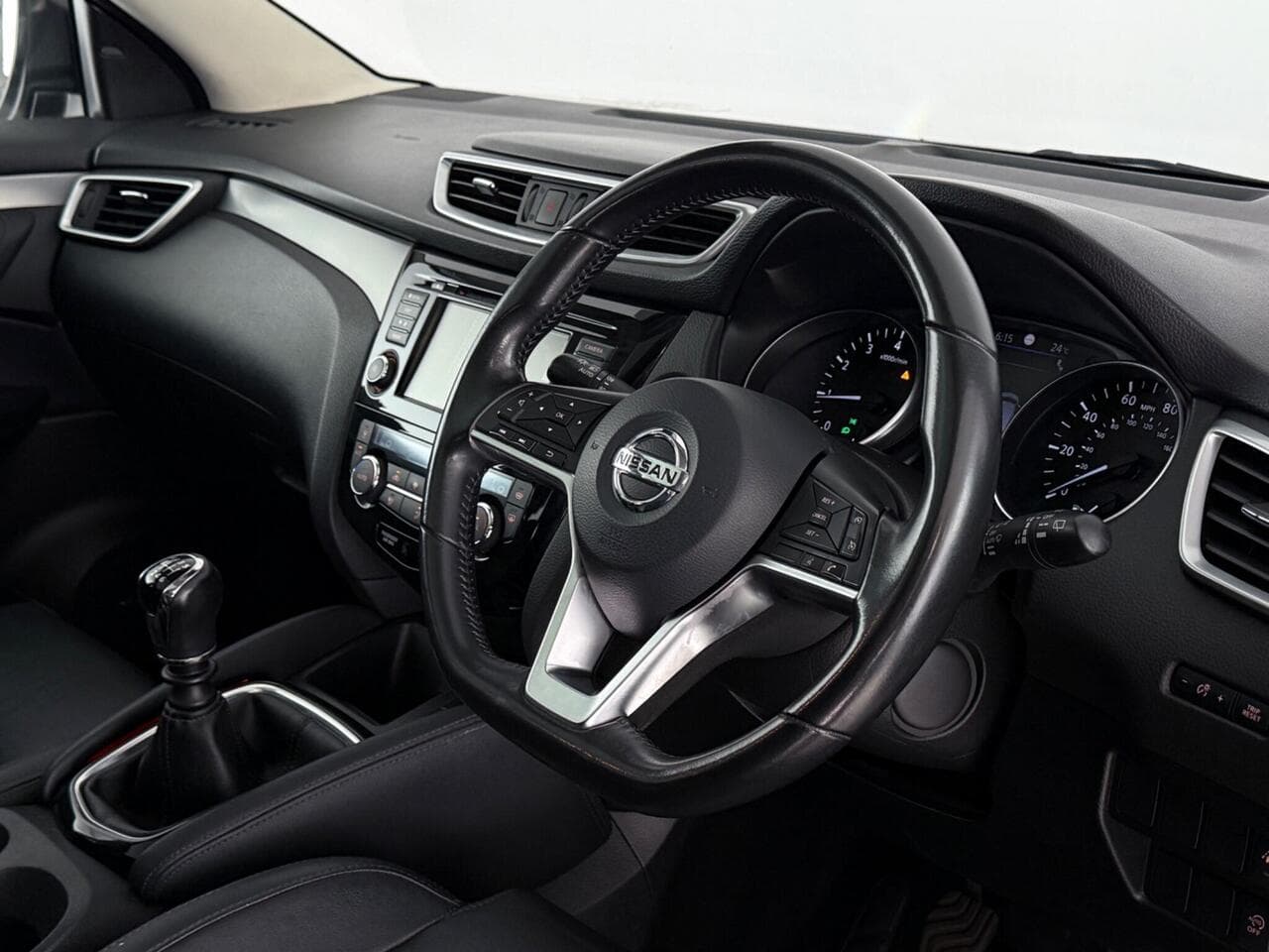 Nissan Qashqai thumbnail Interior Front