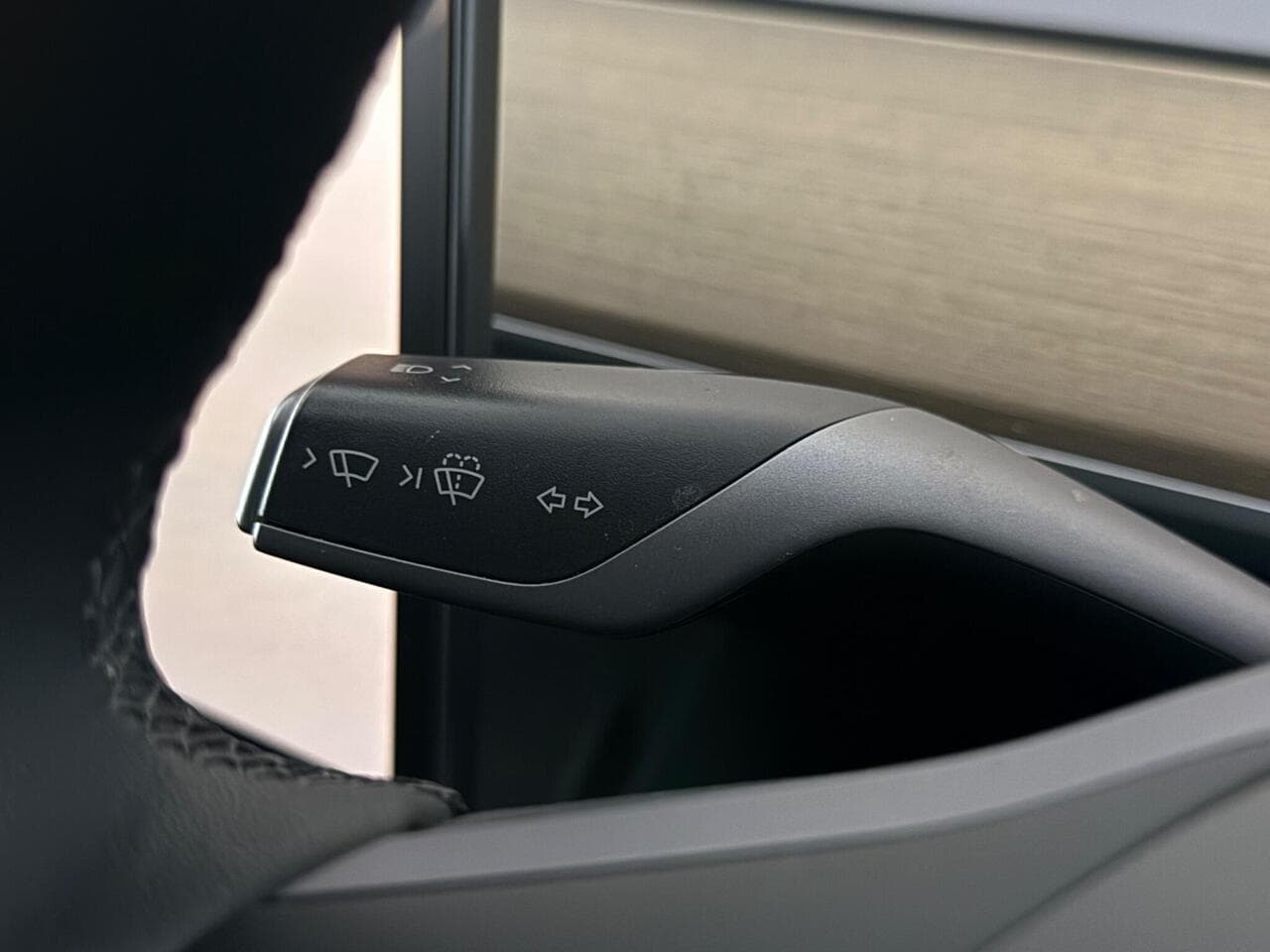 Tesla Model Y thumbnail Misc Controls